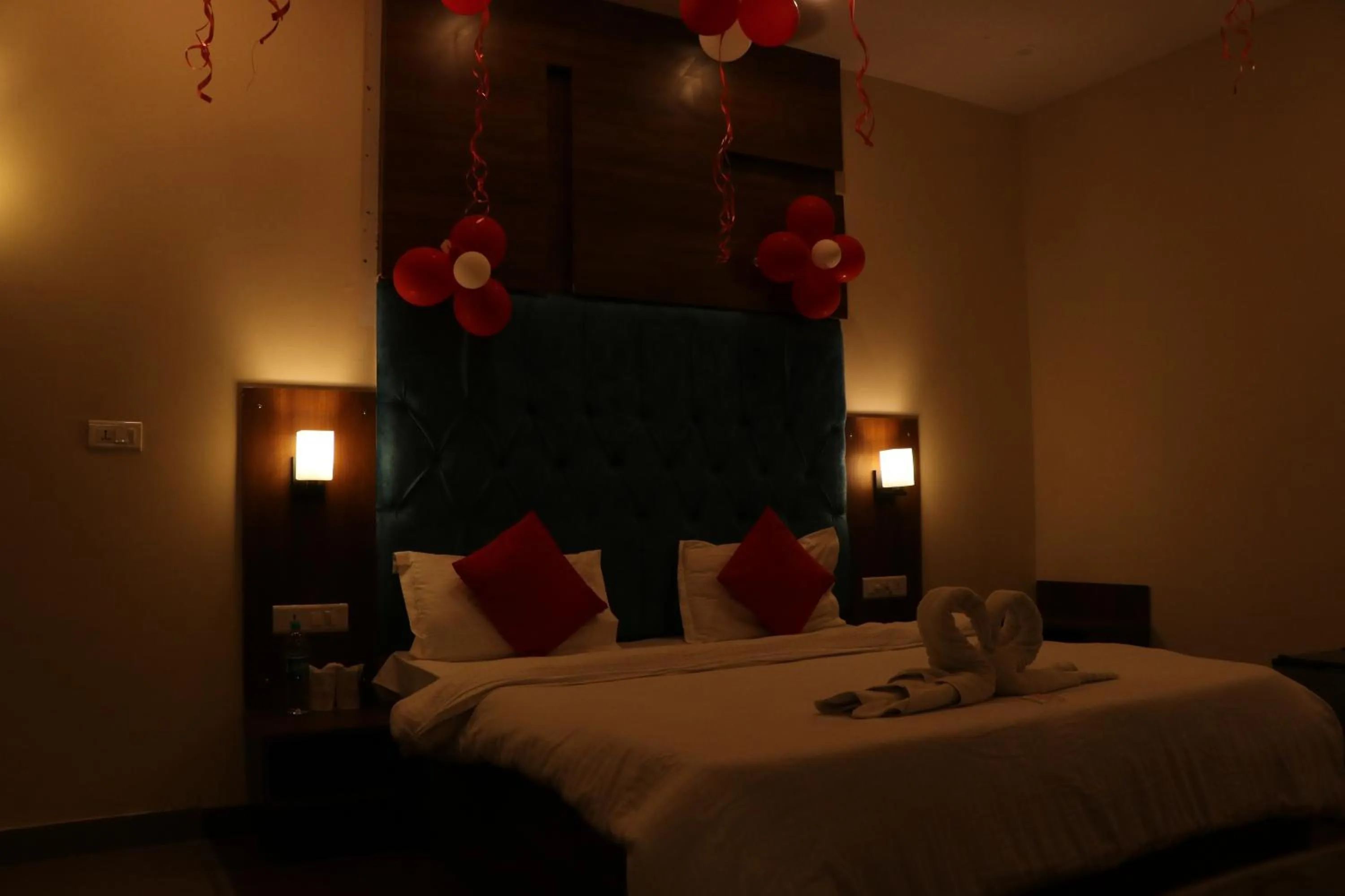 Bedroom, Bed in Hotel Pushap Palace