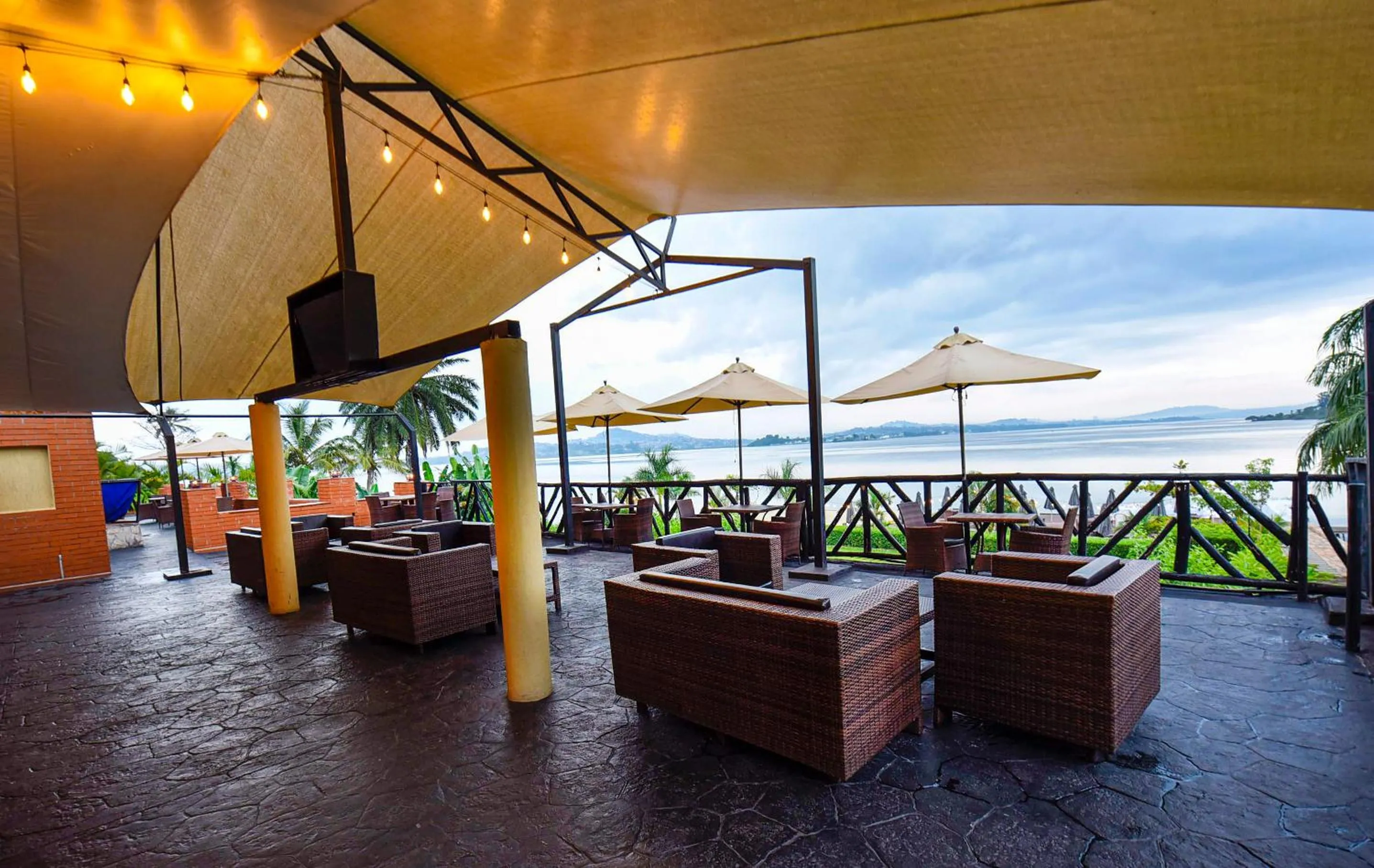 Communal lounge/ TV room in Divine Resort & Spa