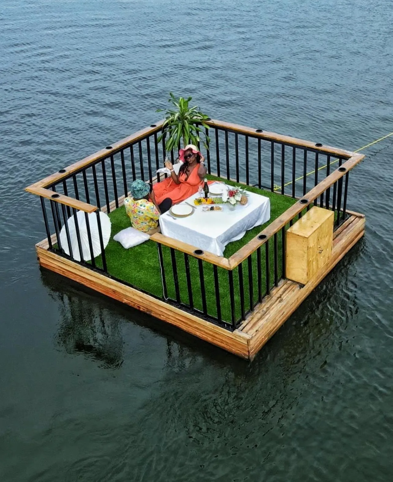 Restaurant/places to eat in Divine Resort & Spa