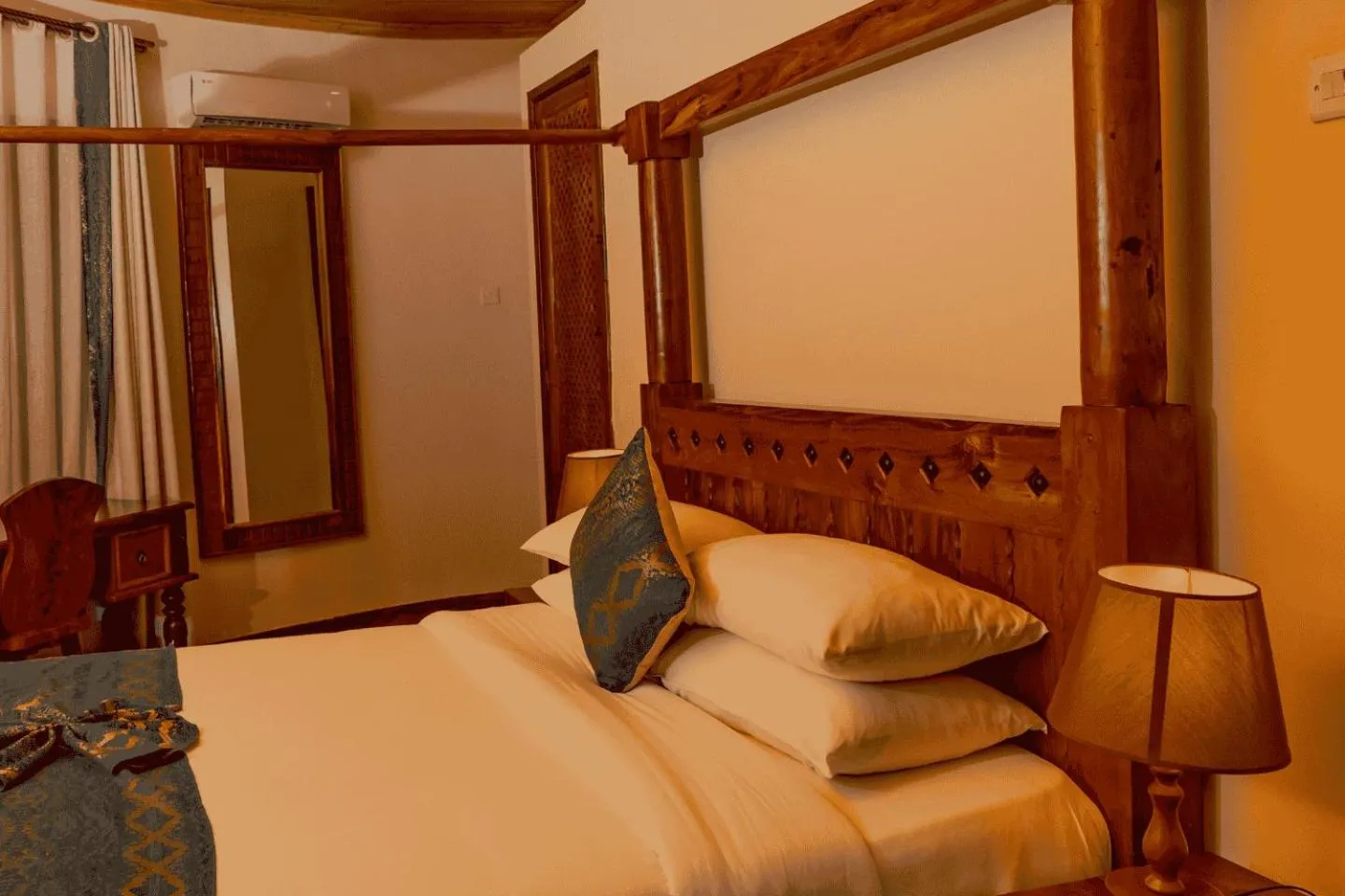 Living room, Bed in Divine Resort & Spa