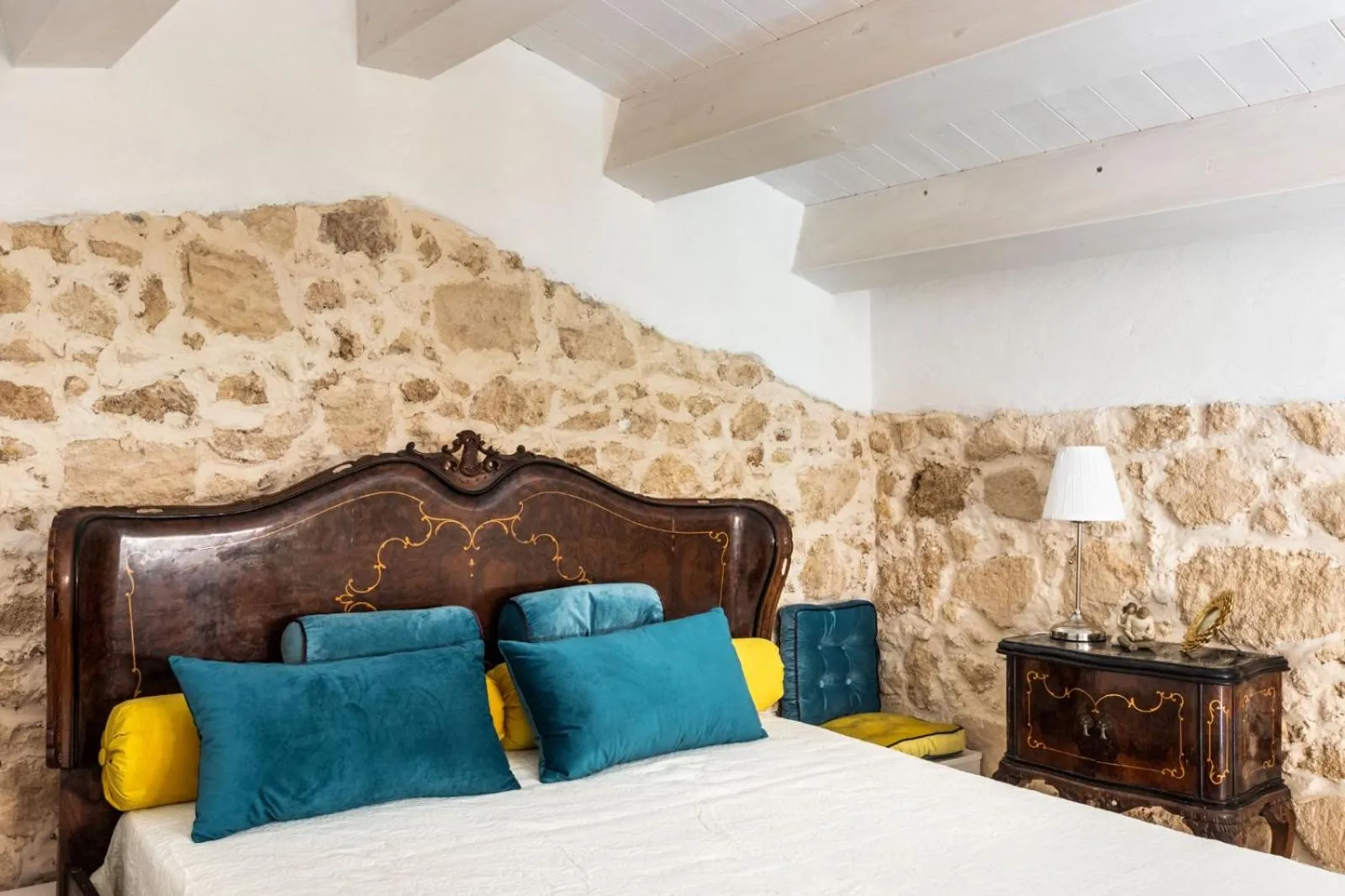 Bedroom, Bed in MichaEl garden