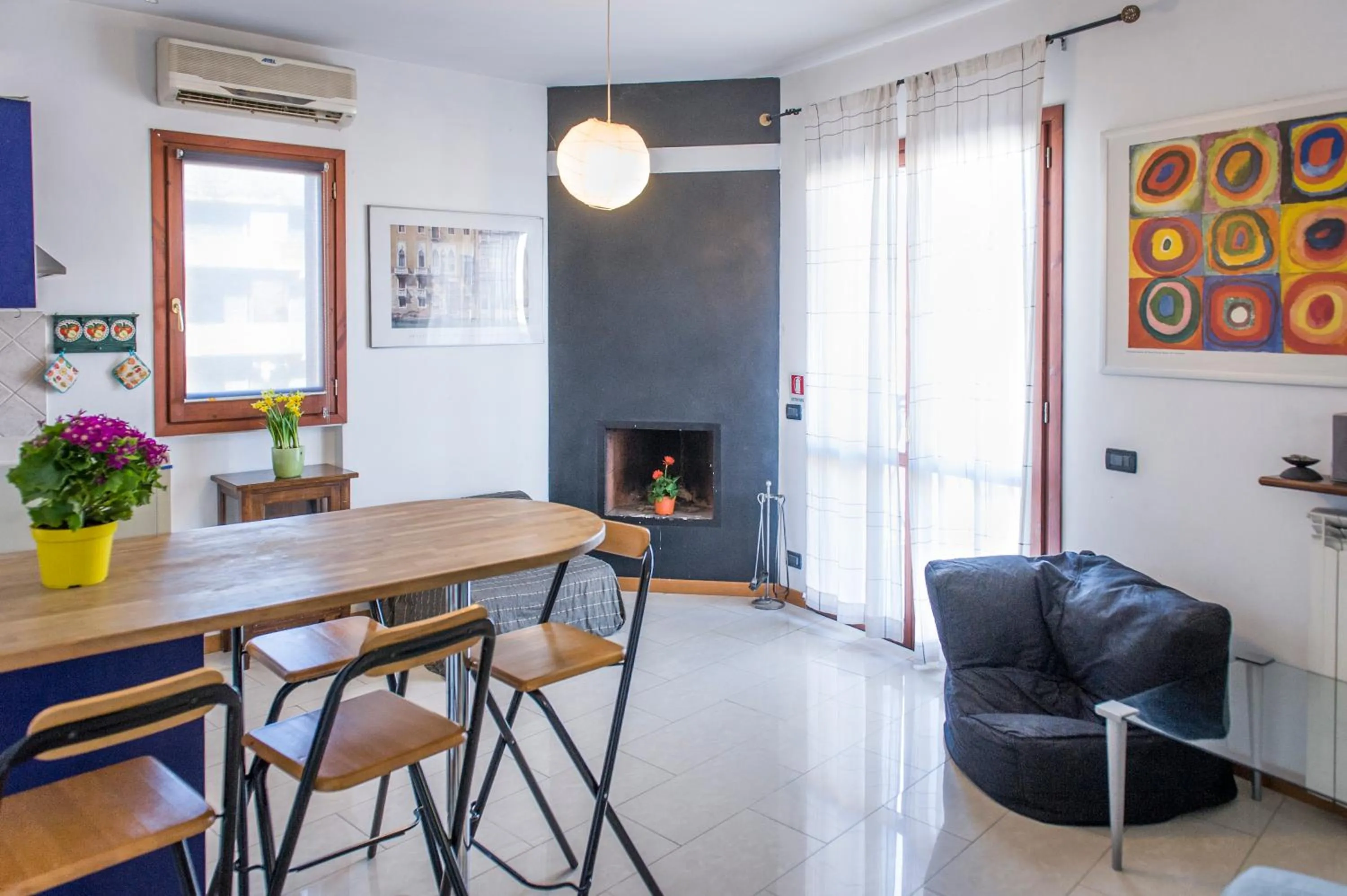 Dining area in Flatinrome Residence Fiera