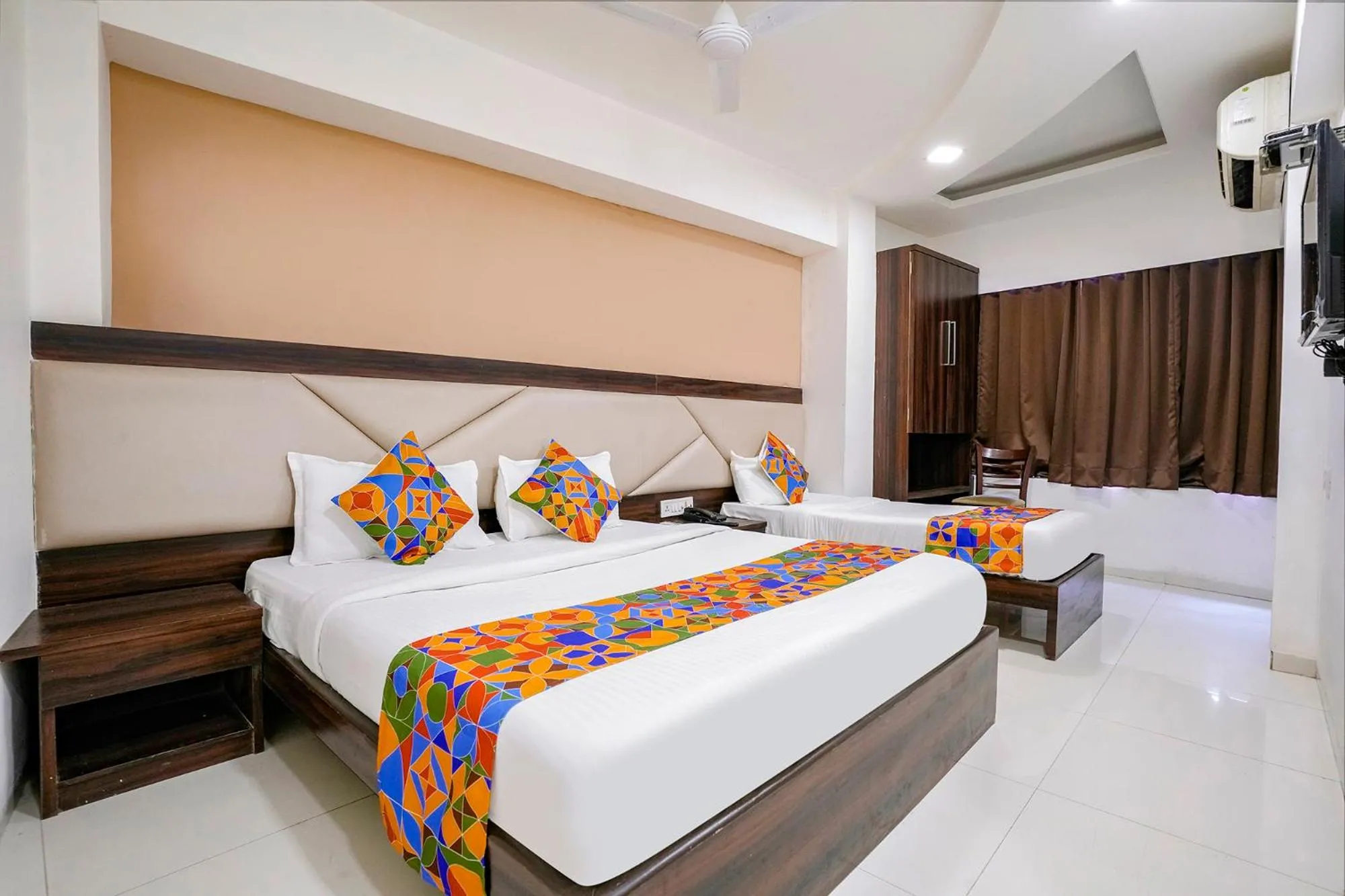 Property building, Bed in FabHotel Kamran Residency - Nr LBS Marg