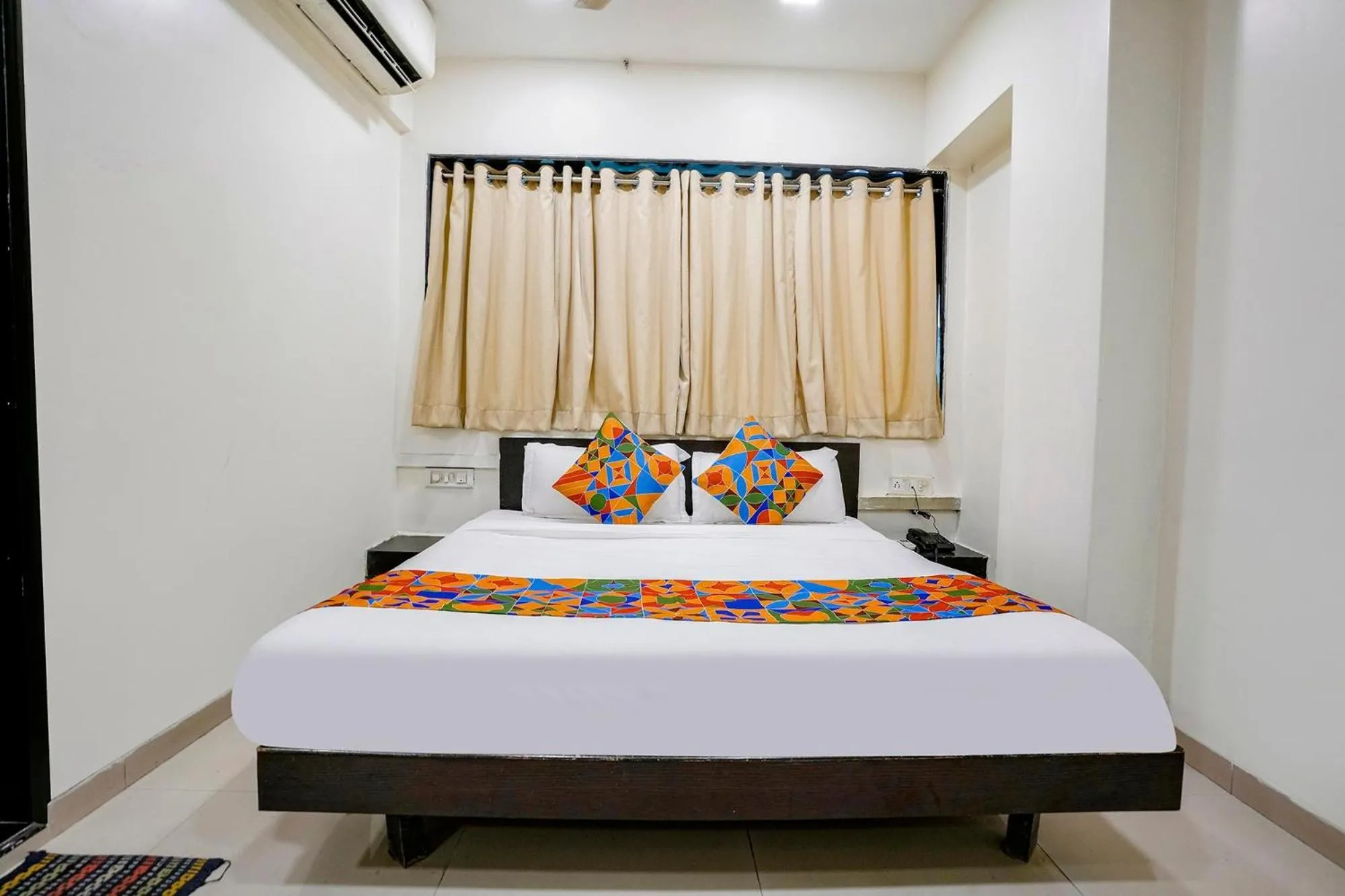 Bed in FabHotel Kamran Residency - Nr LBS Marg