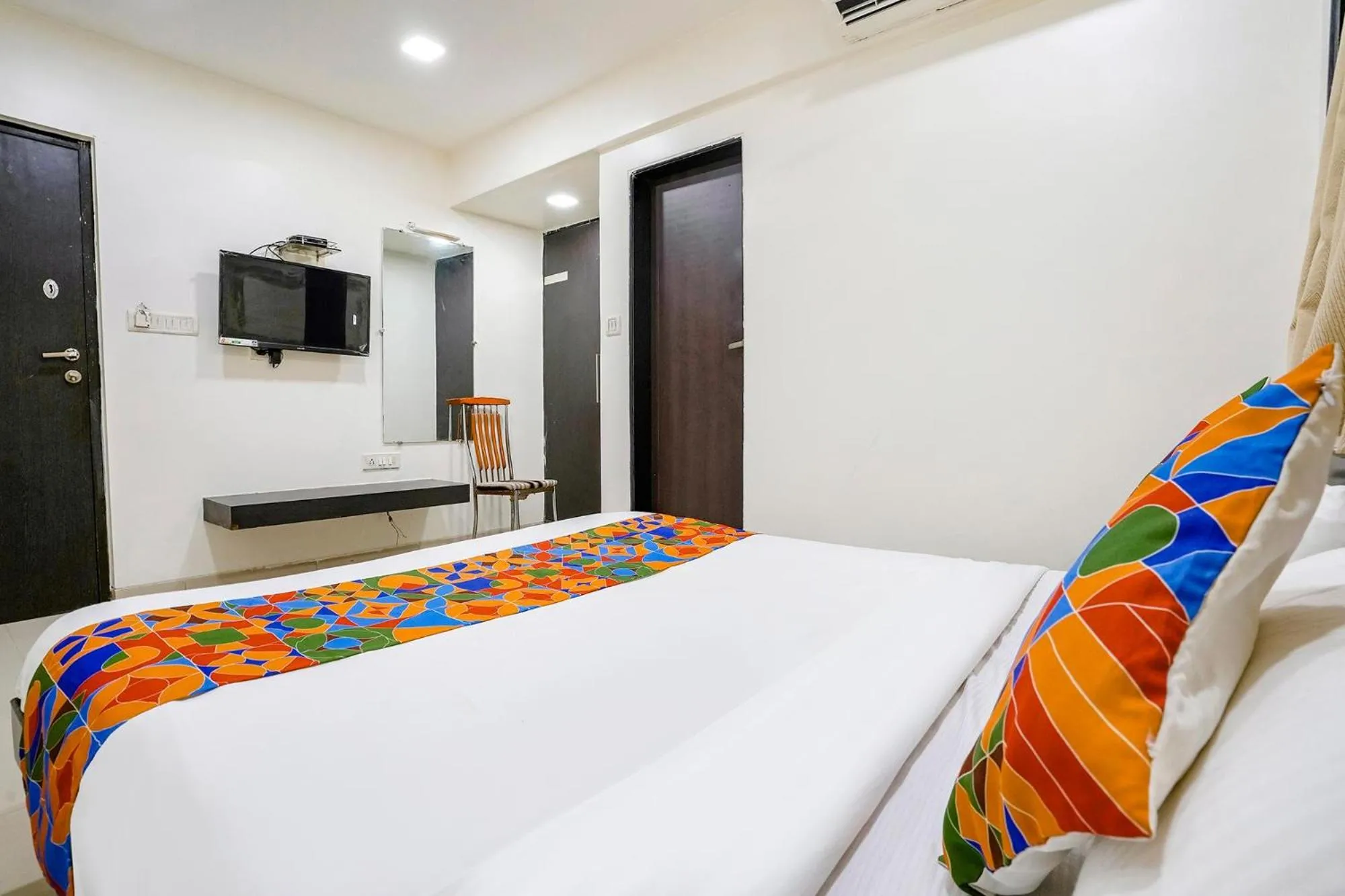 Bed in FabHotel Kamran Residency - Nr LBS Marg