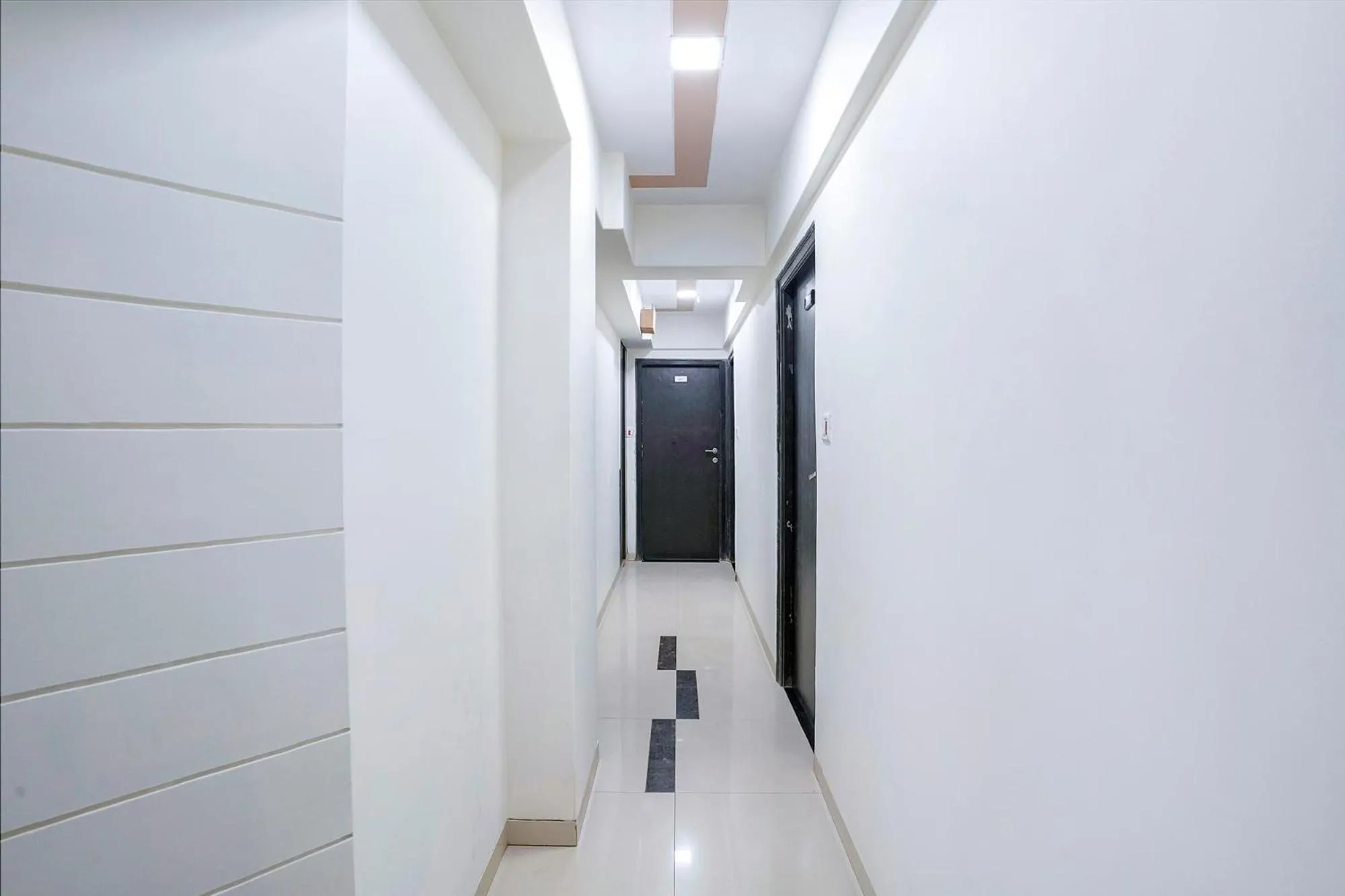 Lobby or reception in FabHotel Kamran Residency - Nr LBS Marg