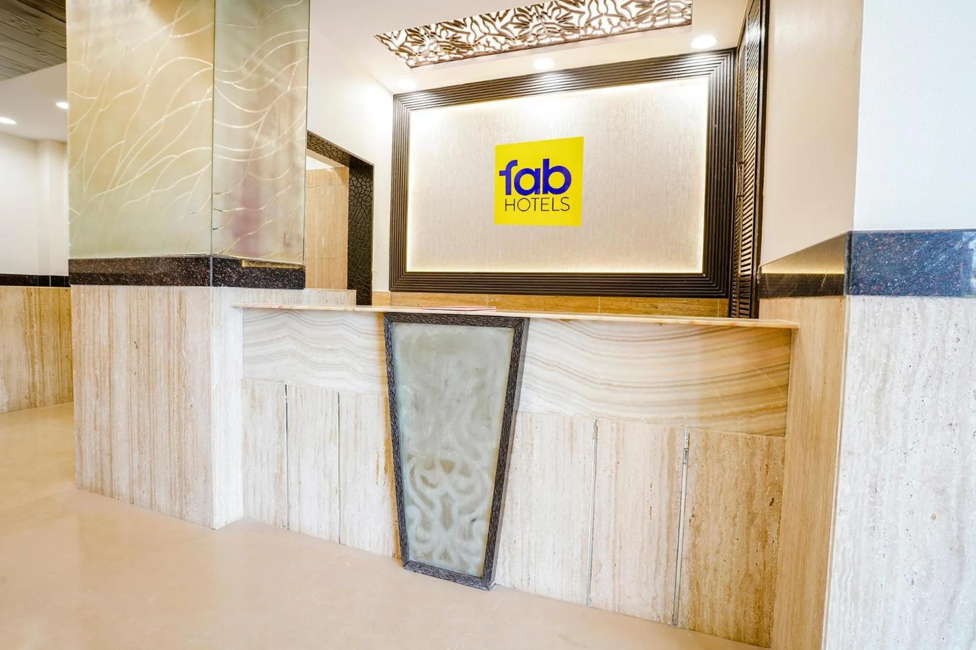 Lobby or reception in FabHotel Kamran Residency - Nr LBS Marg