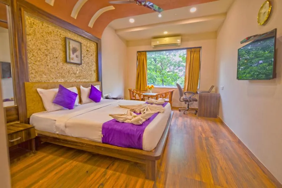 Bedroom, Bed in Sheetal International