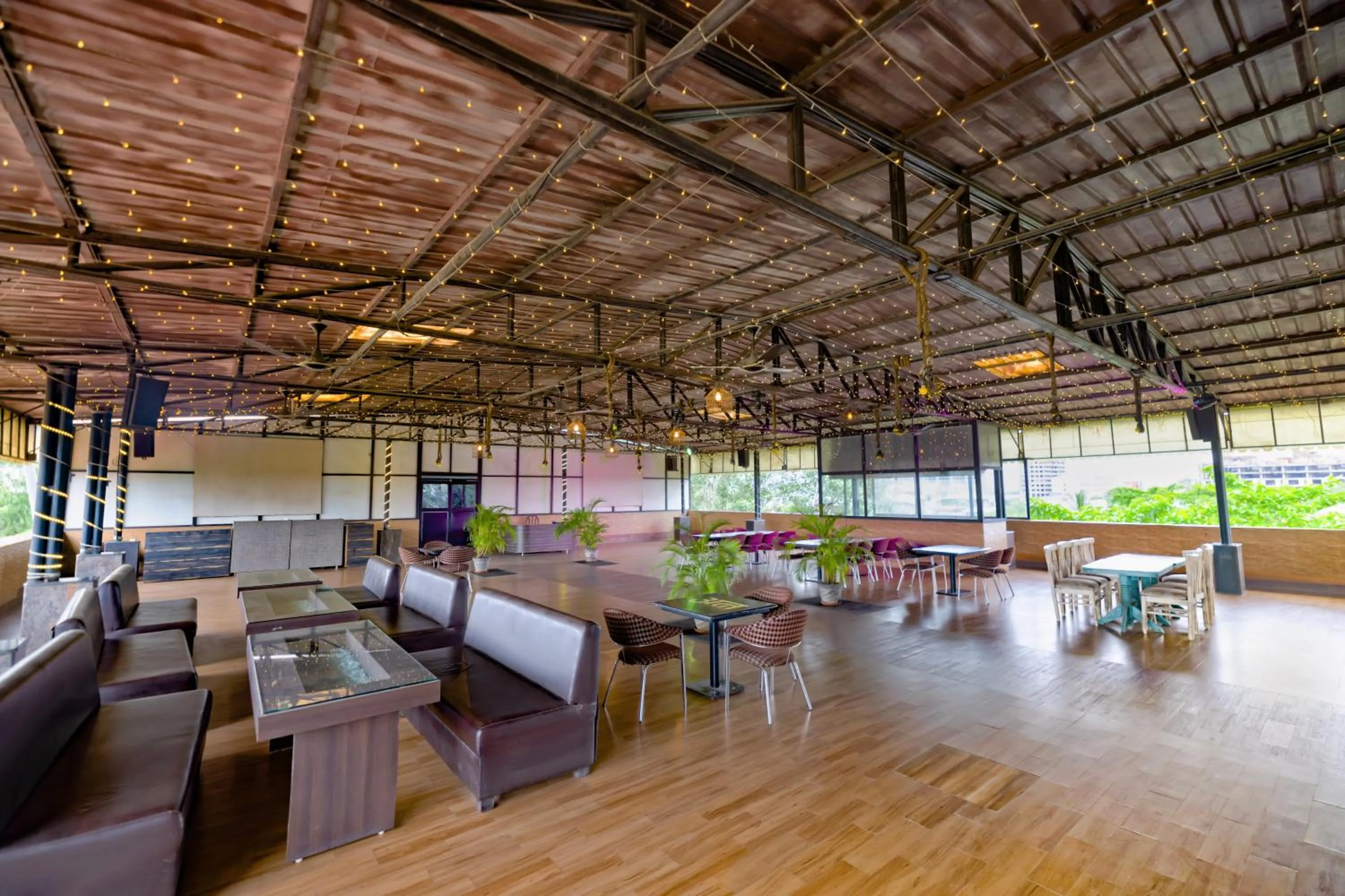 Restaurant/places to eat in Sheetal International