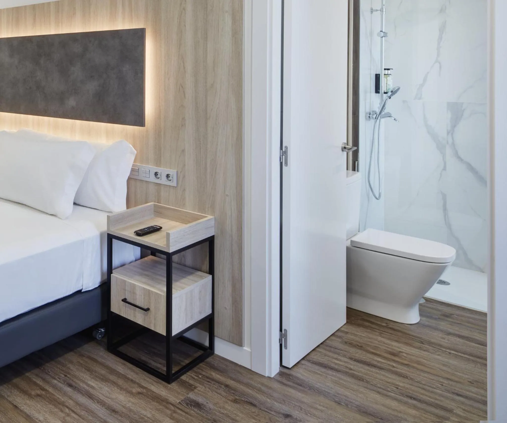 Photo of the whole room, Bed in Sercotel Córdoba Delicias