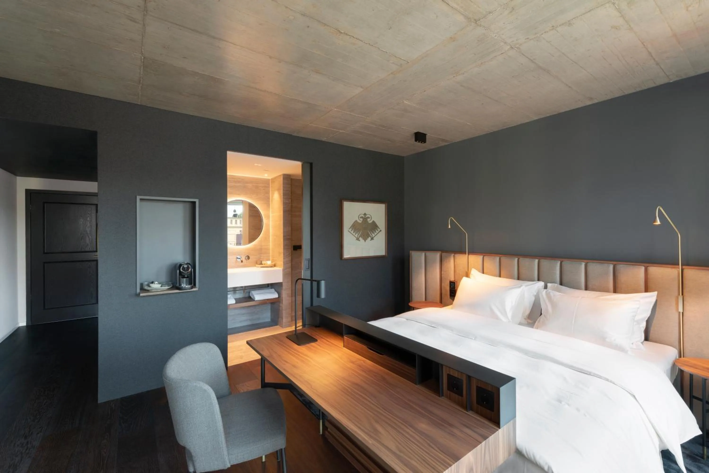 Photo of the whole room, Bed in Legend Hotel