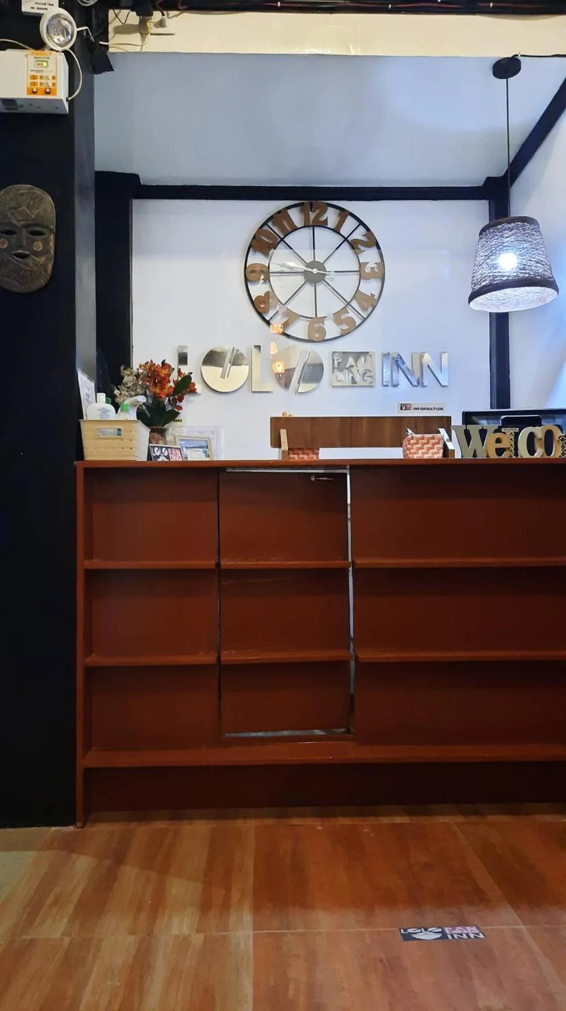 Property building in Lolo Panding Inn