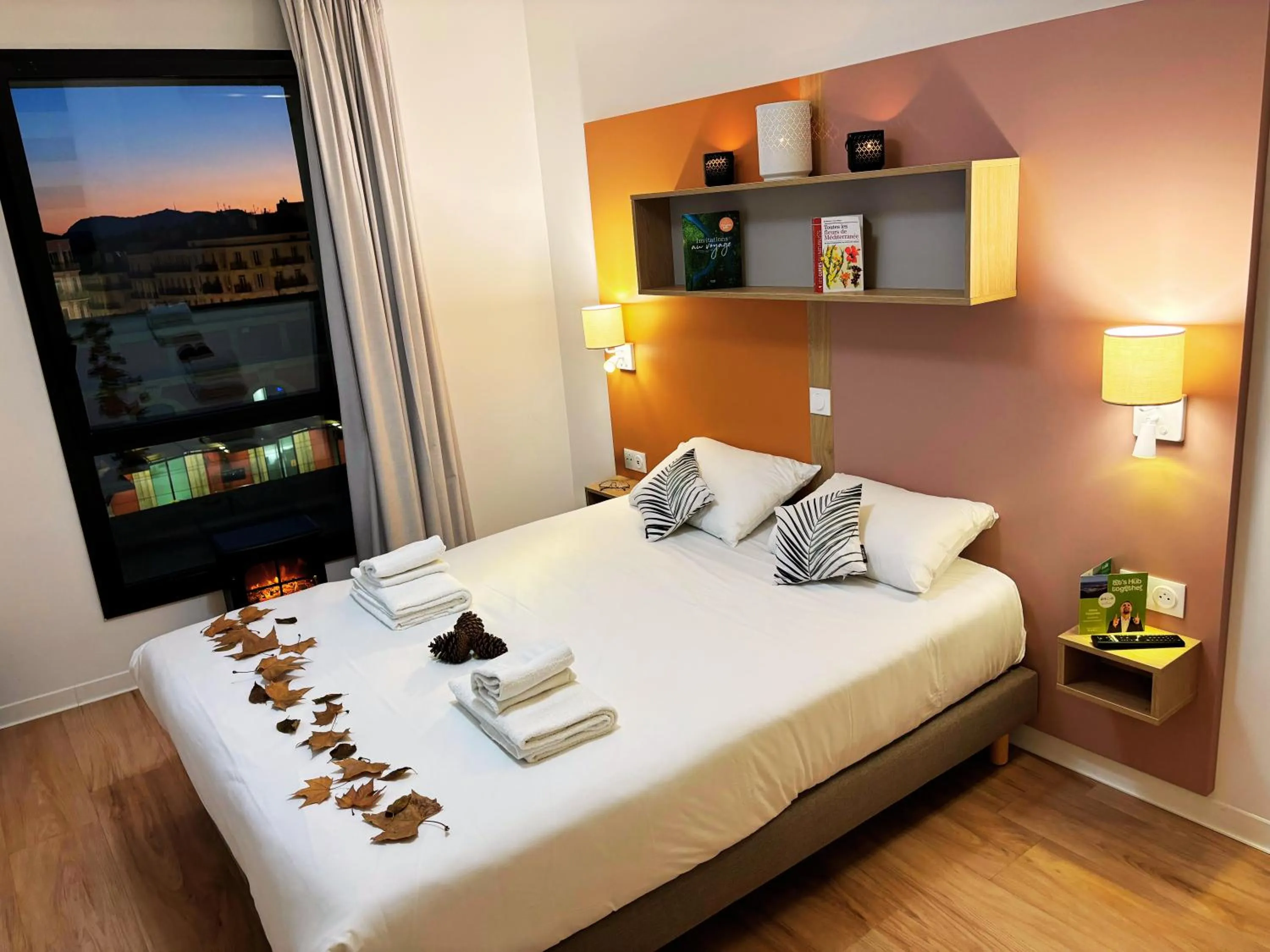 Bed in Apparthotel Privilodges Toulon