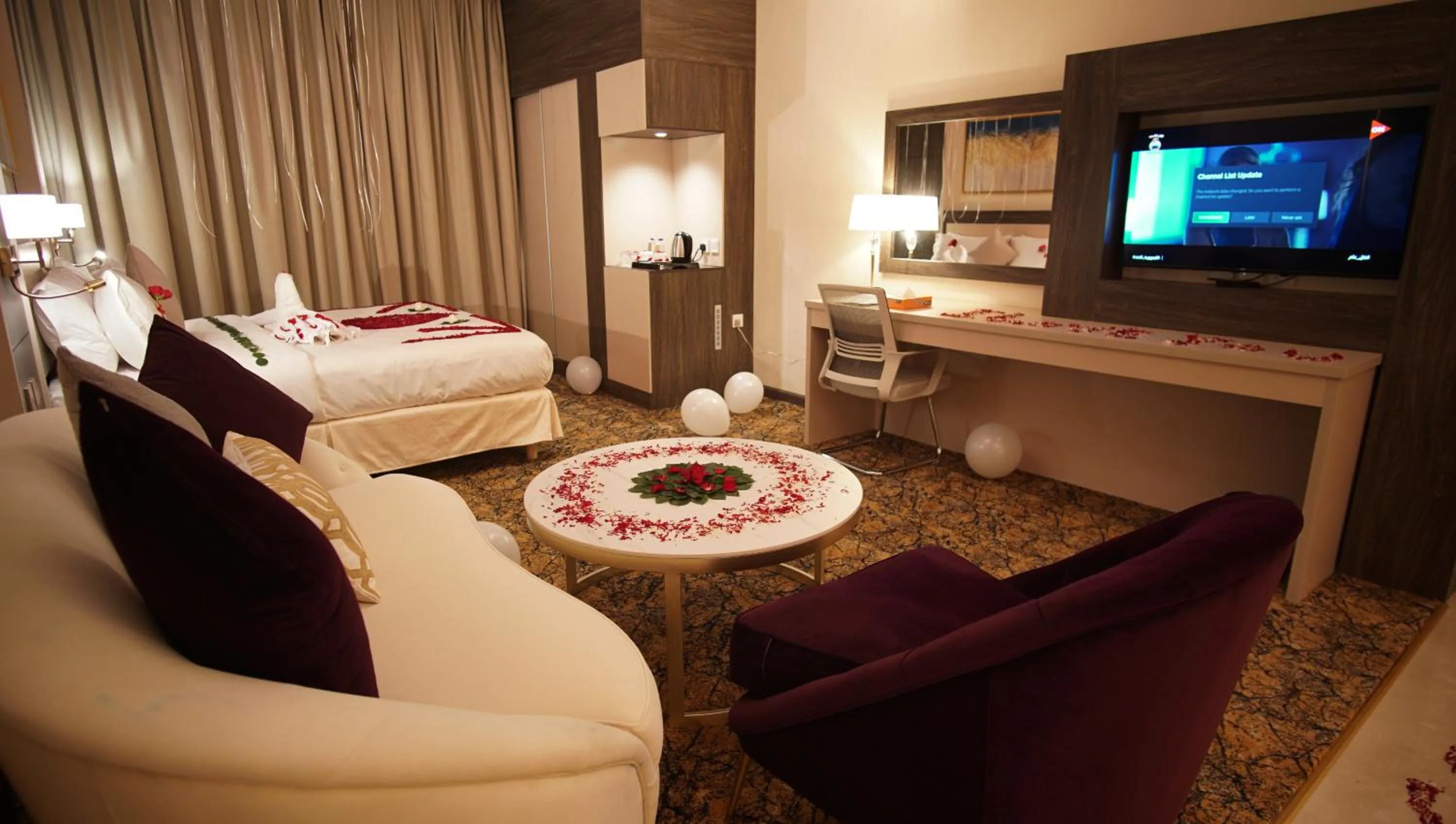 Seating area, Bed in Hayat Al Riyadh Washam Hotel