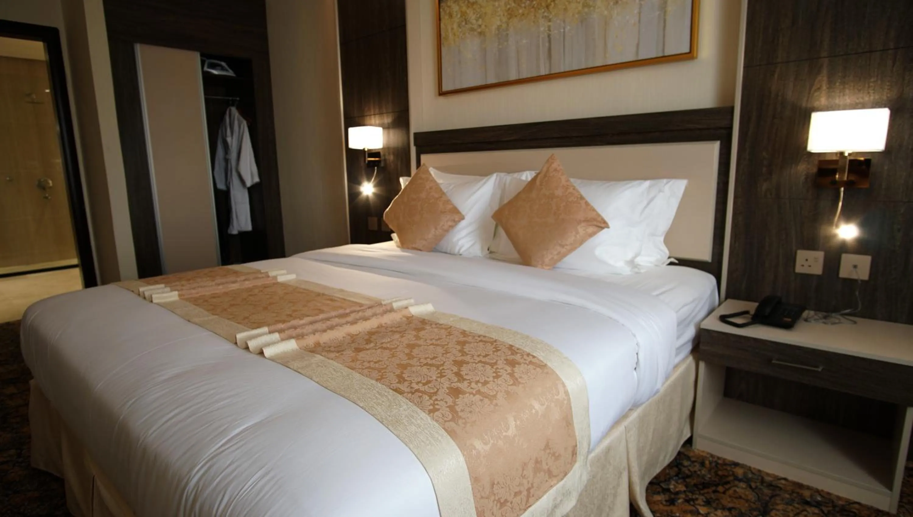Bed in Hayat Al Riyadh Washam Hotel