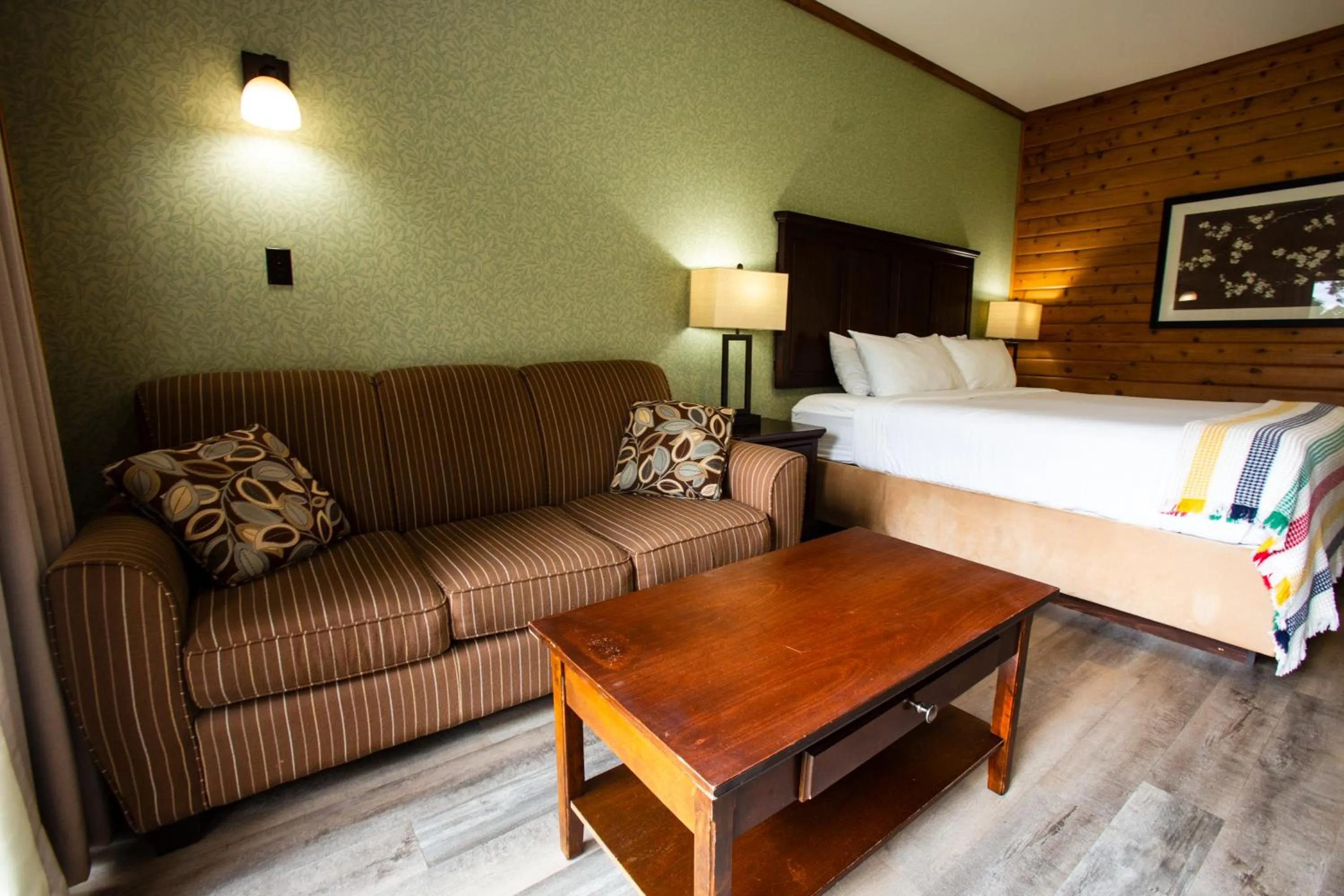 Bed in Oakwood Resort