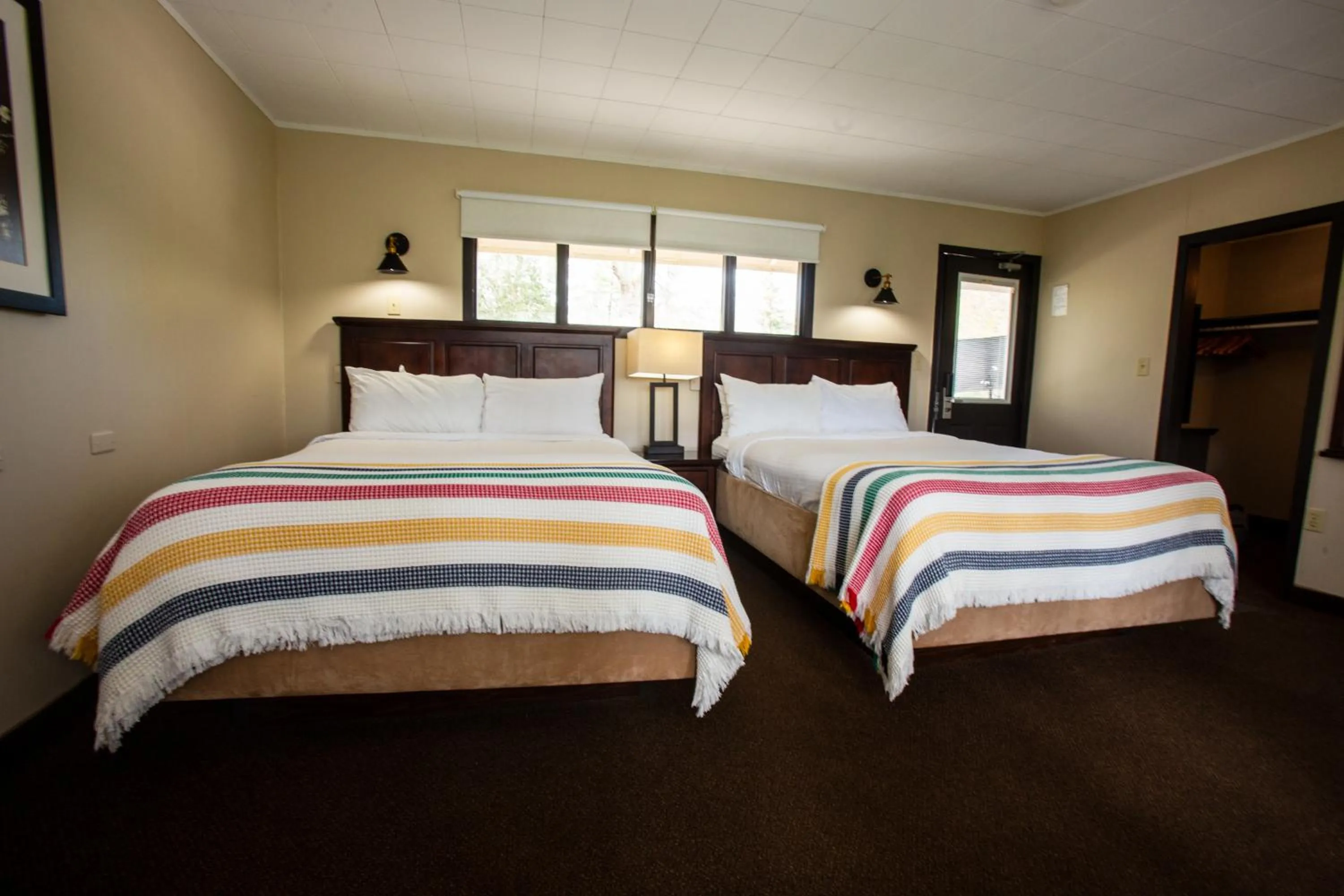 Patio, Bed in Oakwood Resort