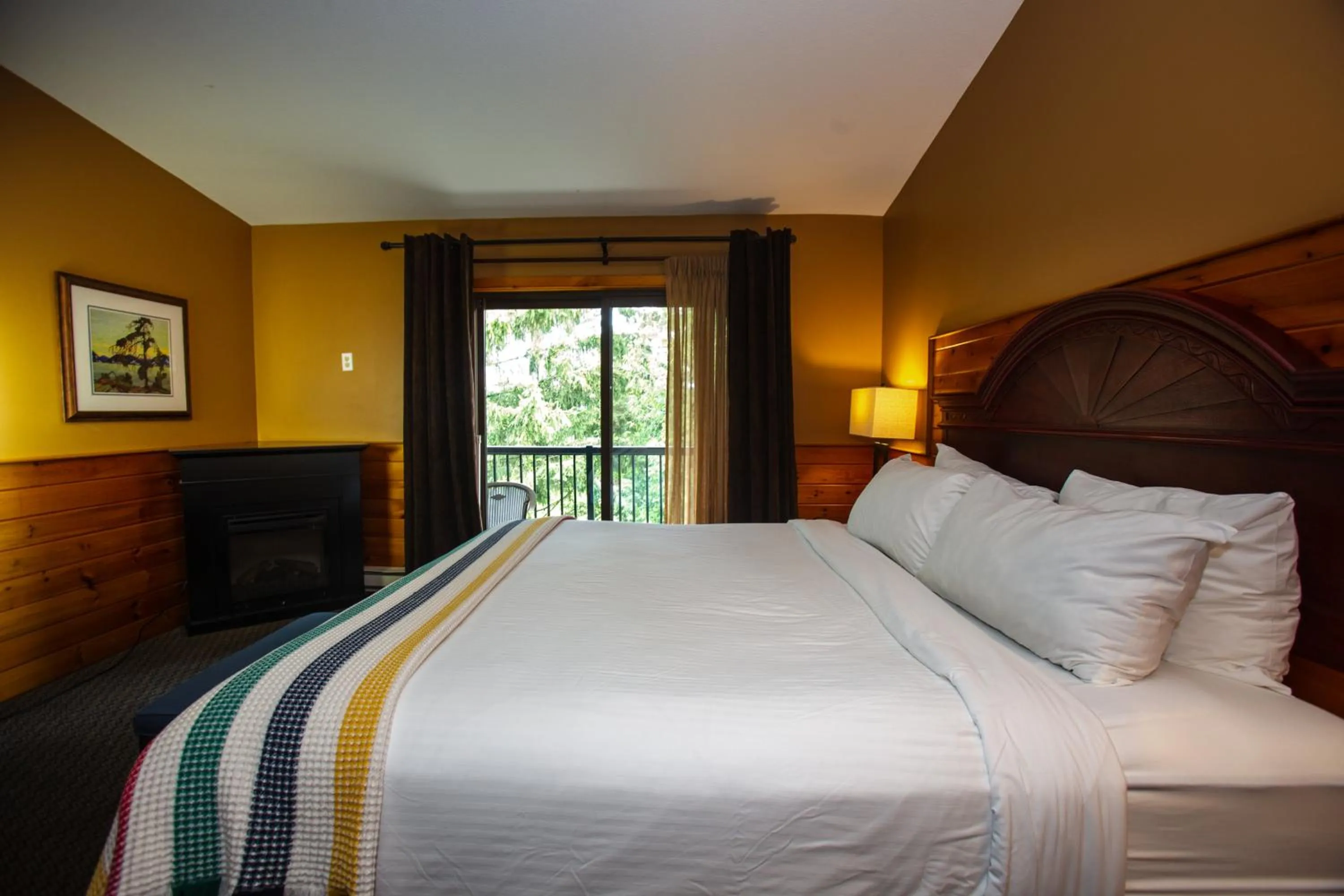 Patio, Bed in Oakwood Resort