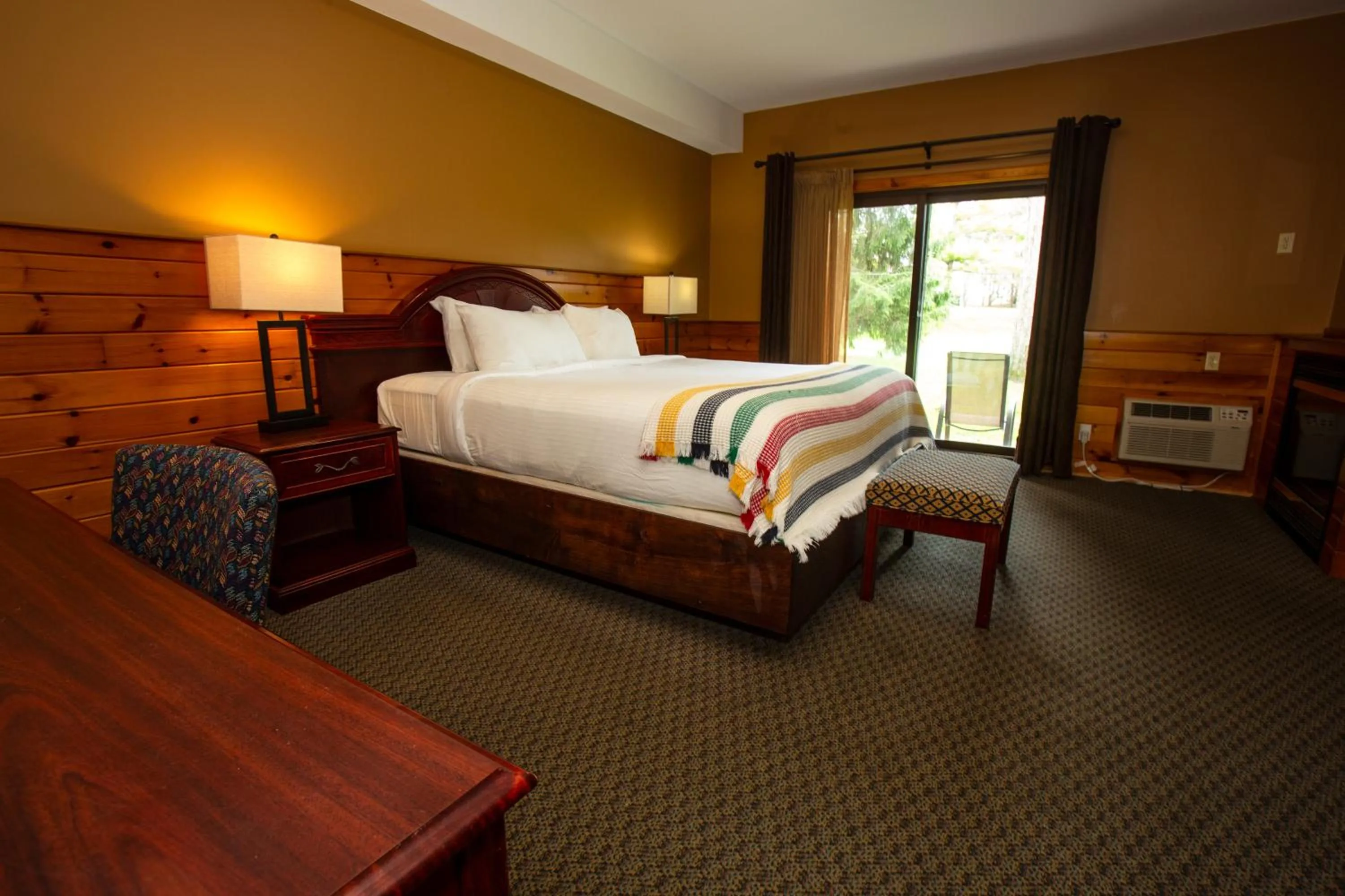 Bedroom, Bed in Oakwood Resort