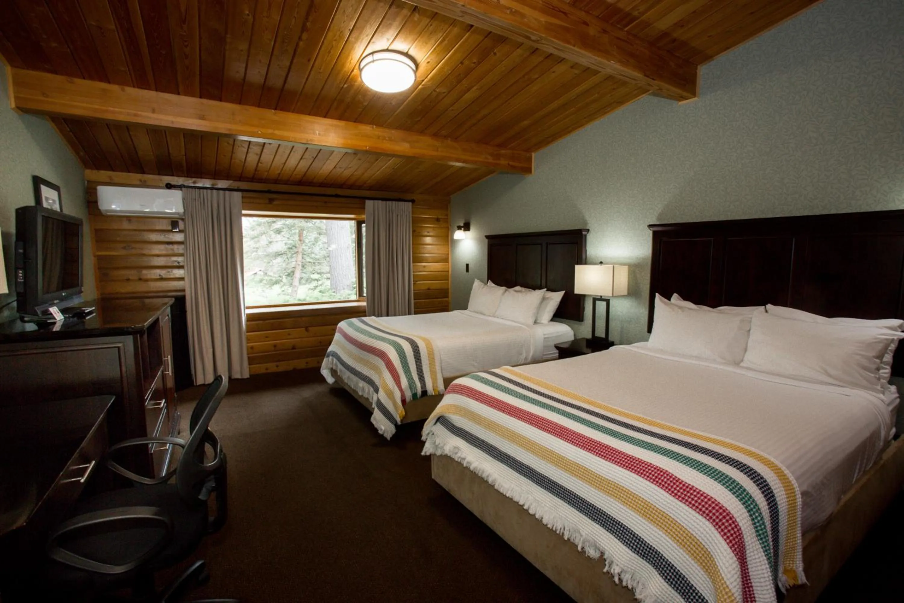 Bed in Oakwood Resort