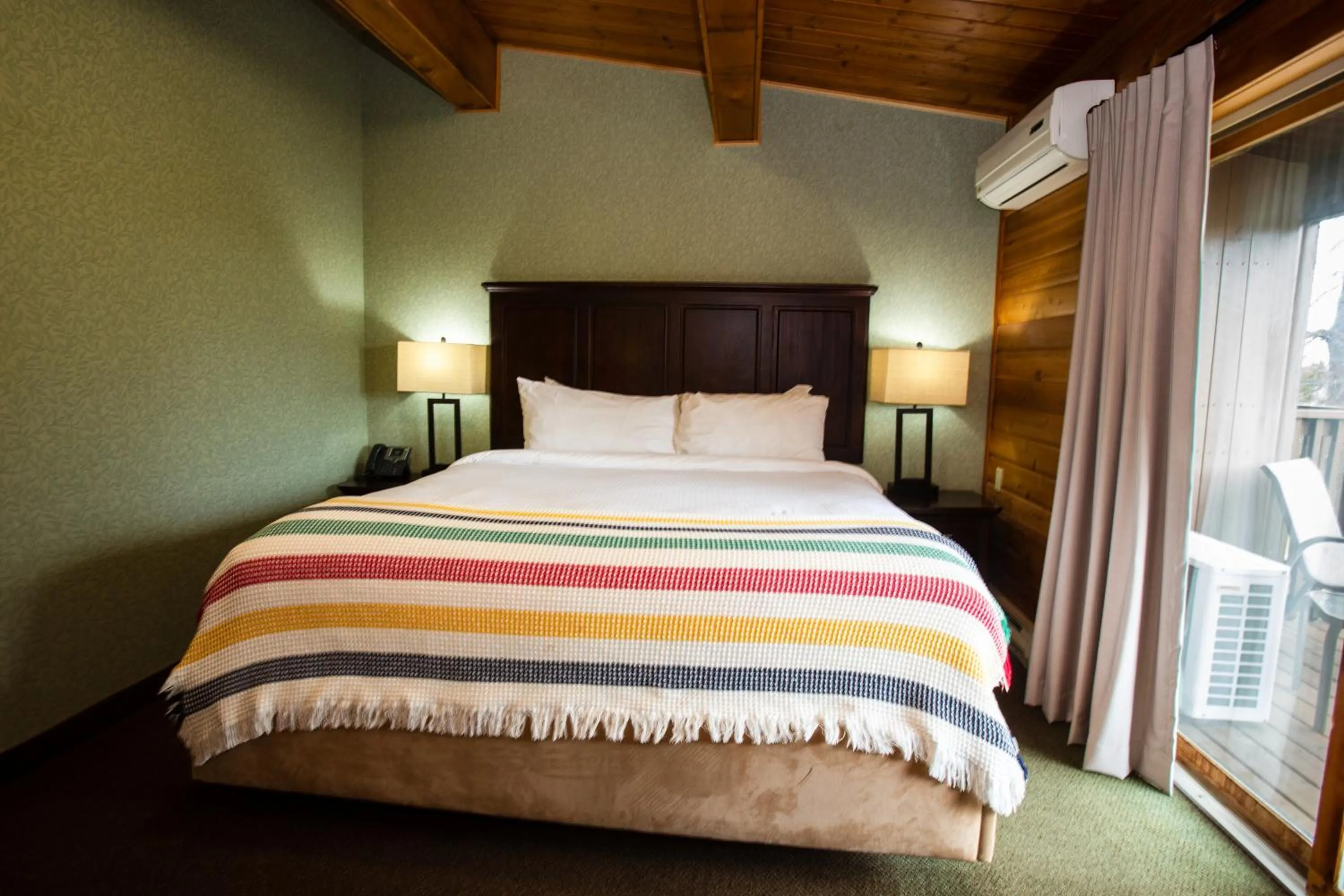 Bed in Oakwood Resort