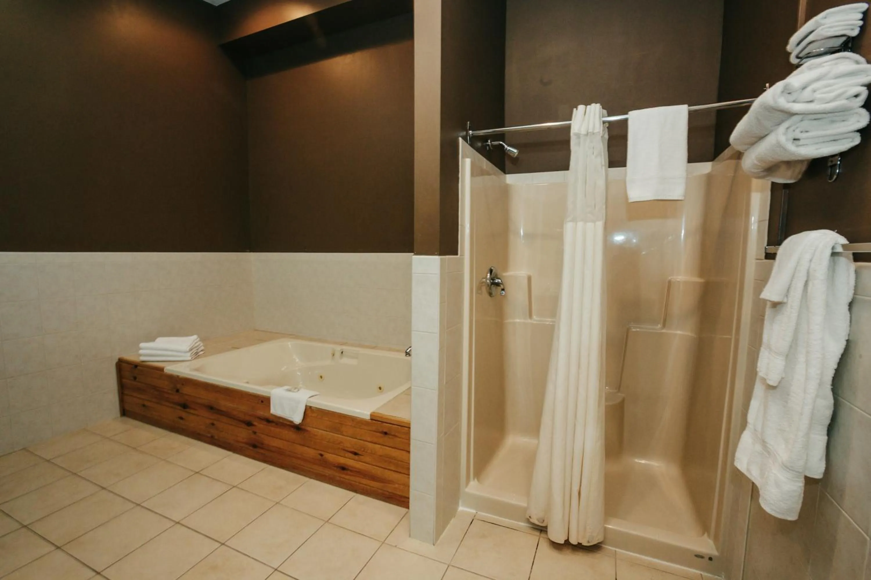 Shower in Oakwood Resort