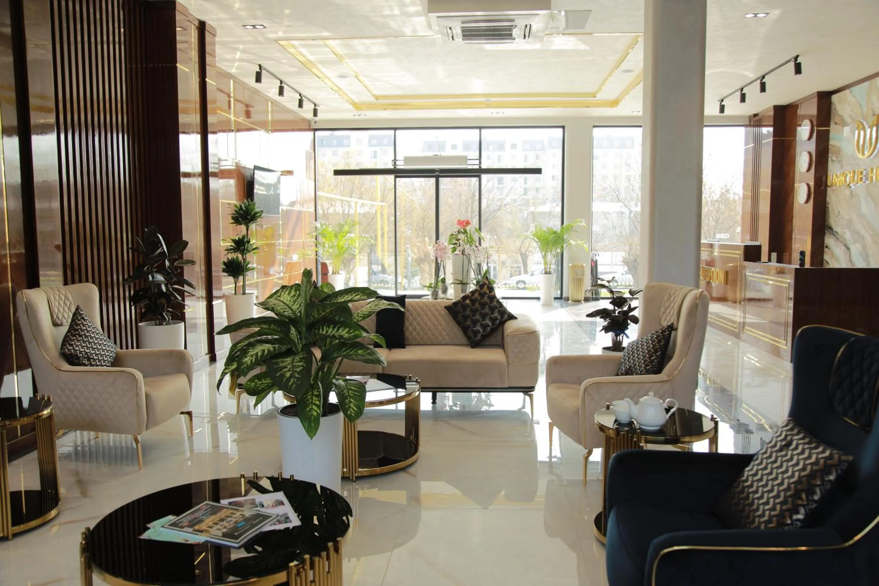 Seating area in UNIQUE HOTEL