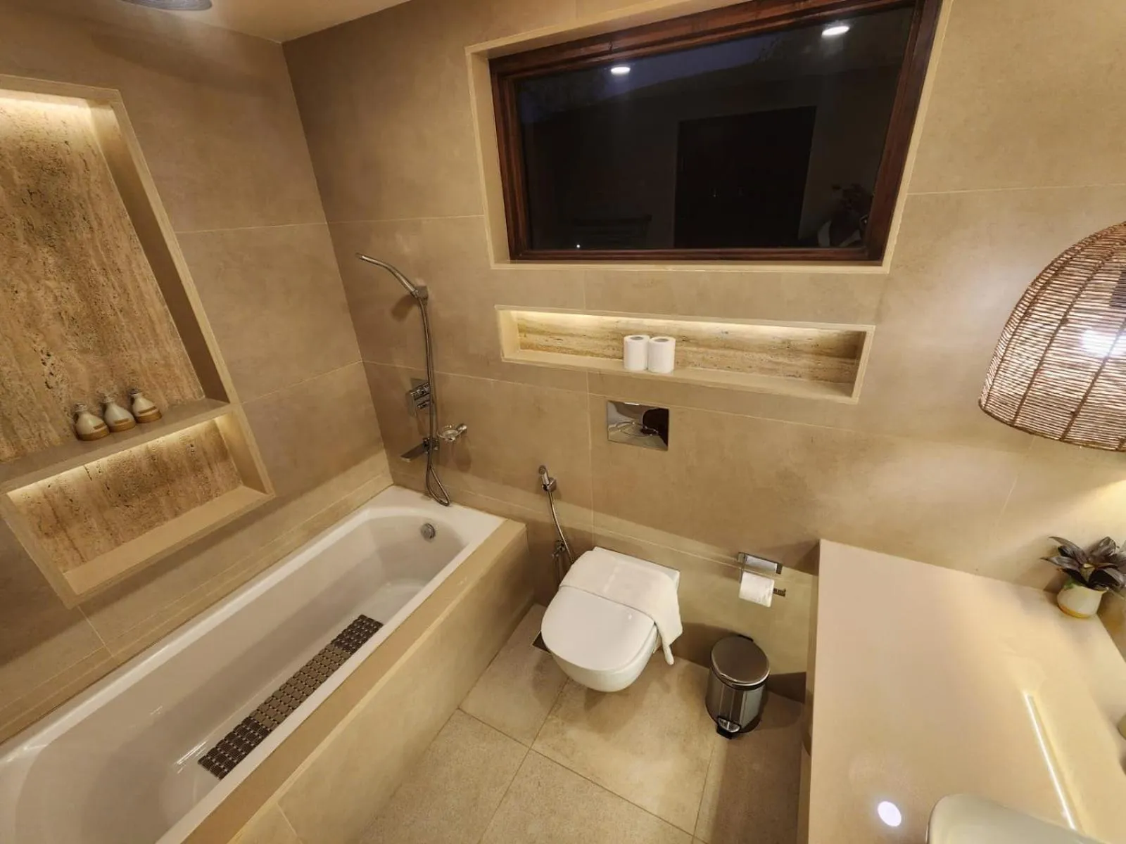 Toilet in Green Mansions Jungle Resort