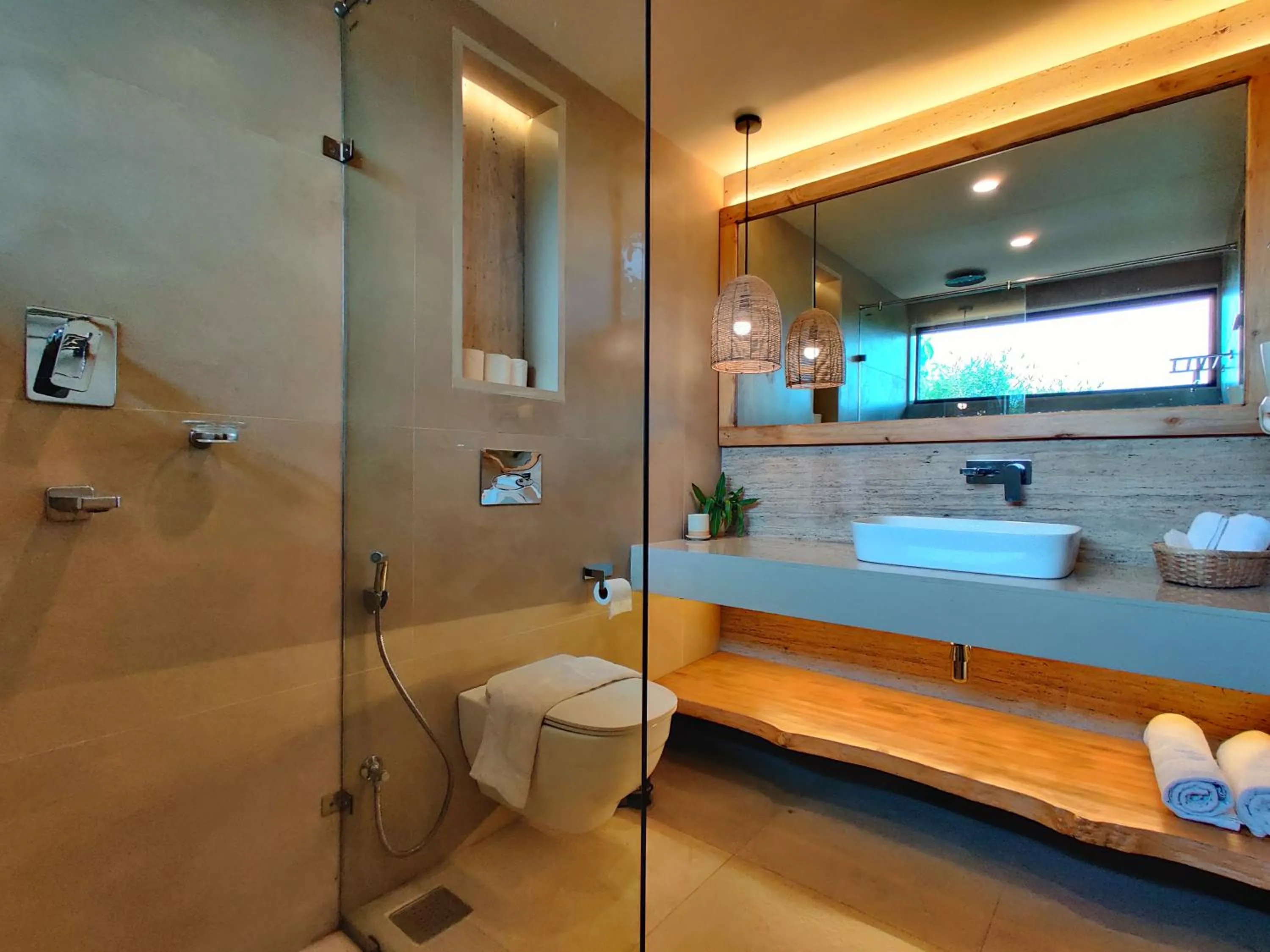 Bathroom in Green Mansions Jungle Resort