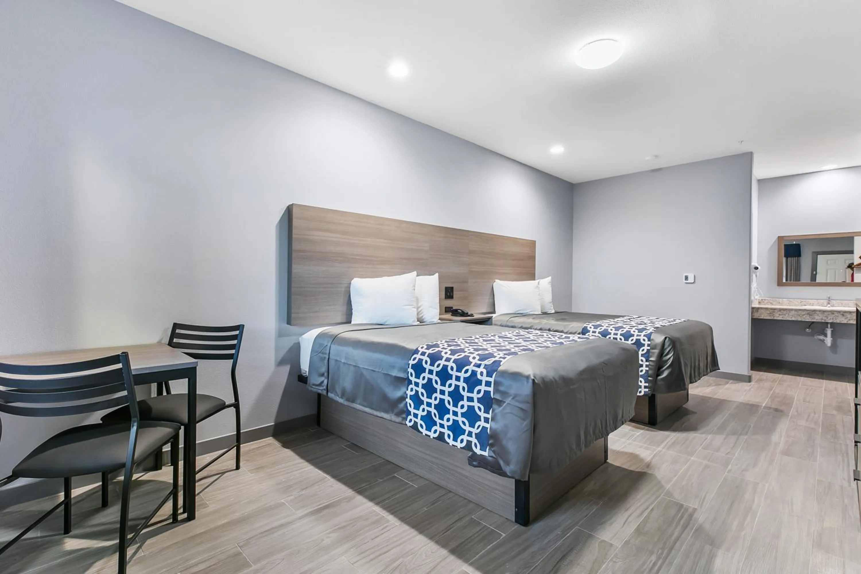 Photo of the whole room, Bed in El Delfín Lodge