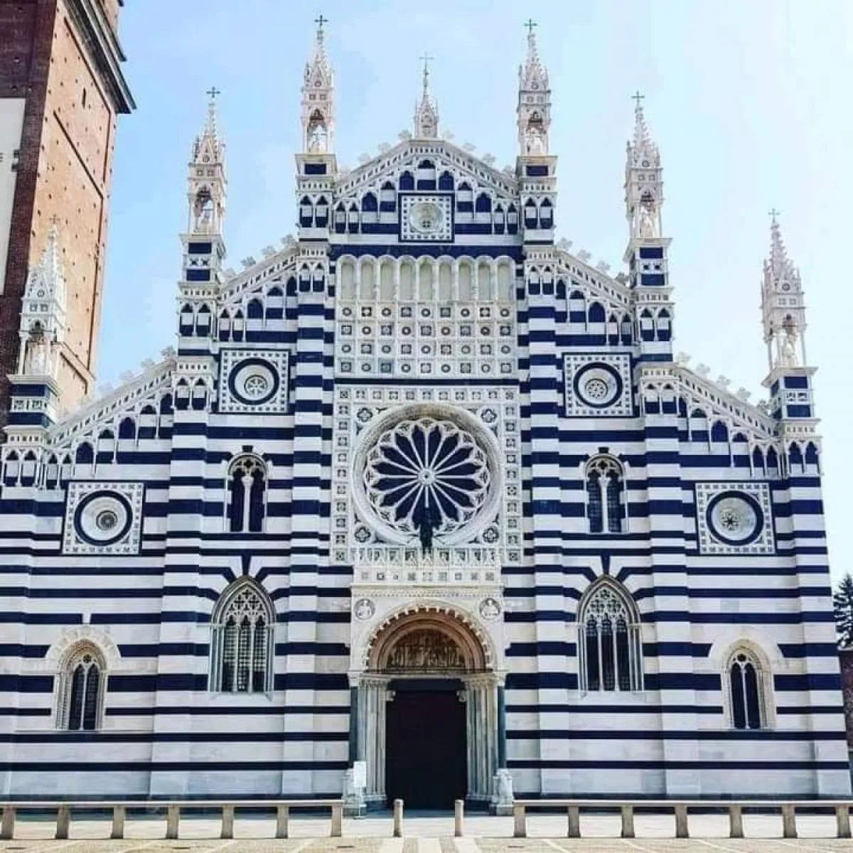 LT - Room's Bed & Living