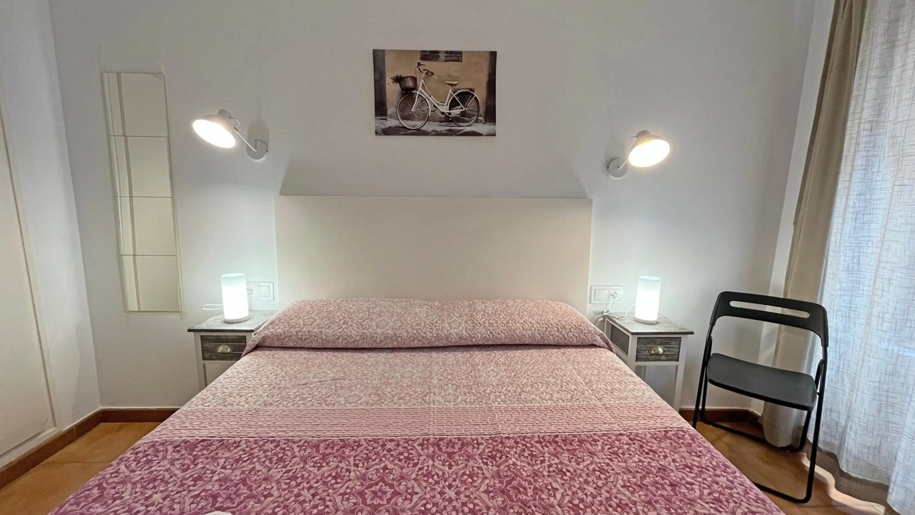 Photo of the whole room, Bed in Hostal La Premsa