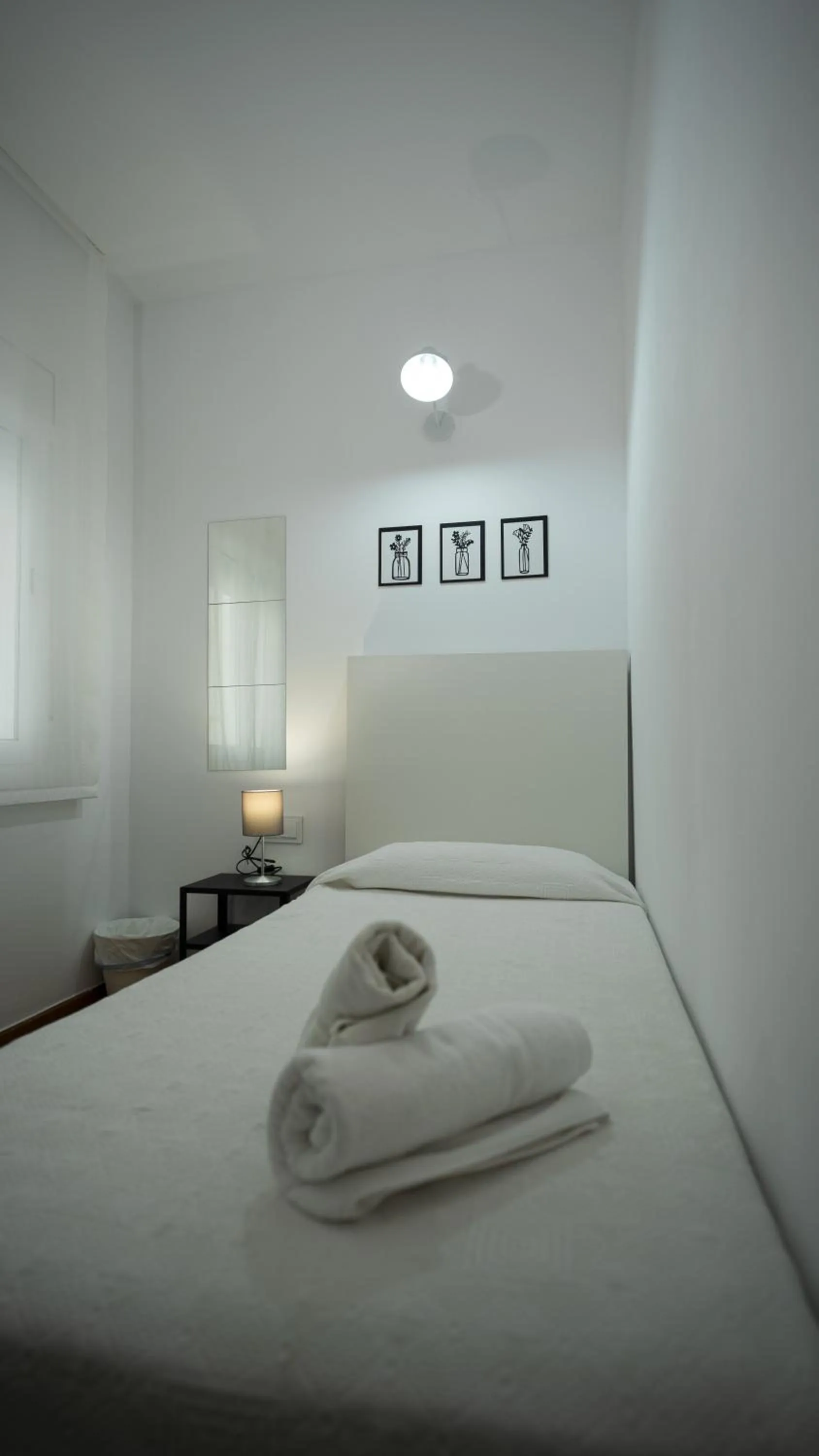 Photo of the whole room, Bed in Hostal La Premsa