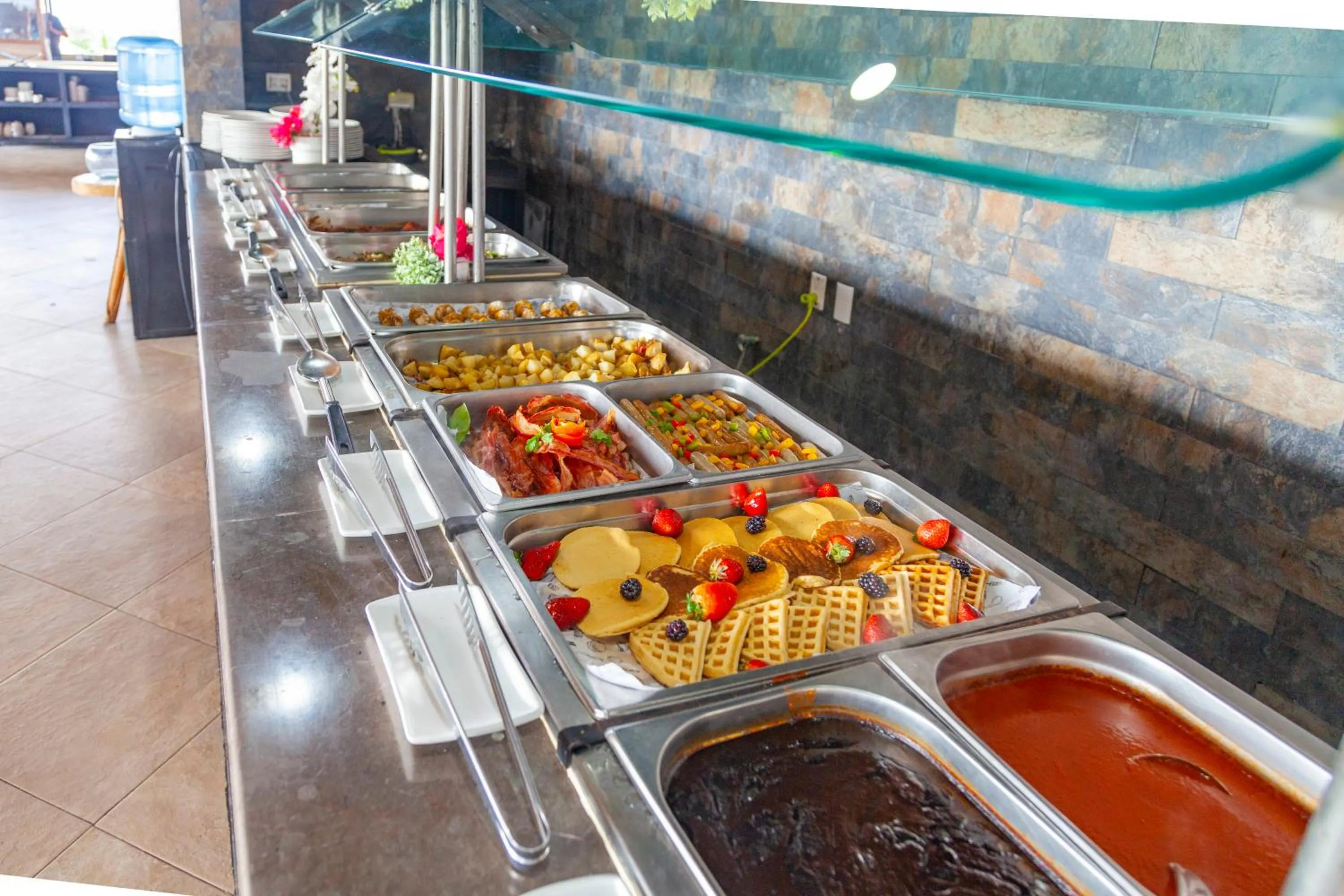 Buffet breakfast in Coral Blue Huatulco All Inclusive