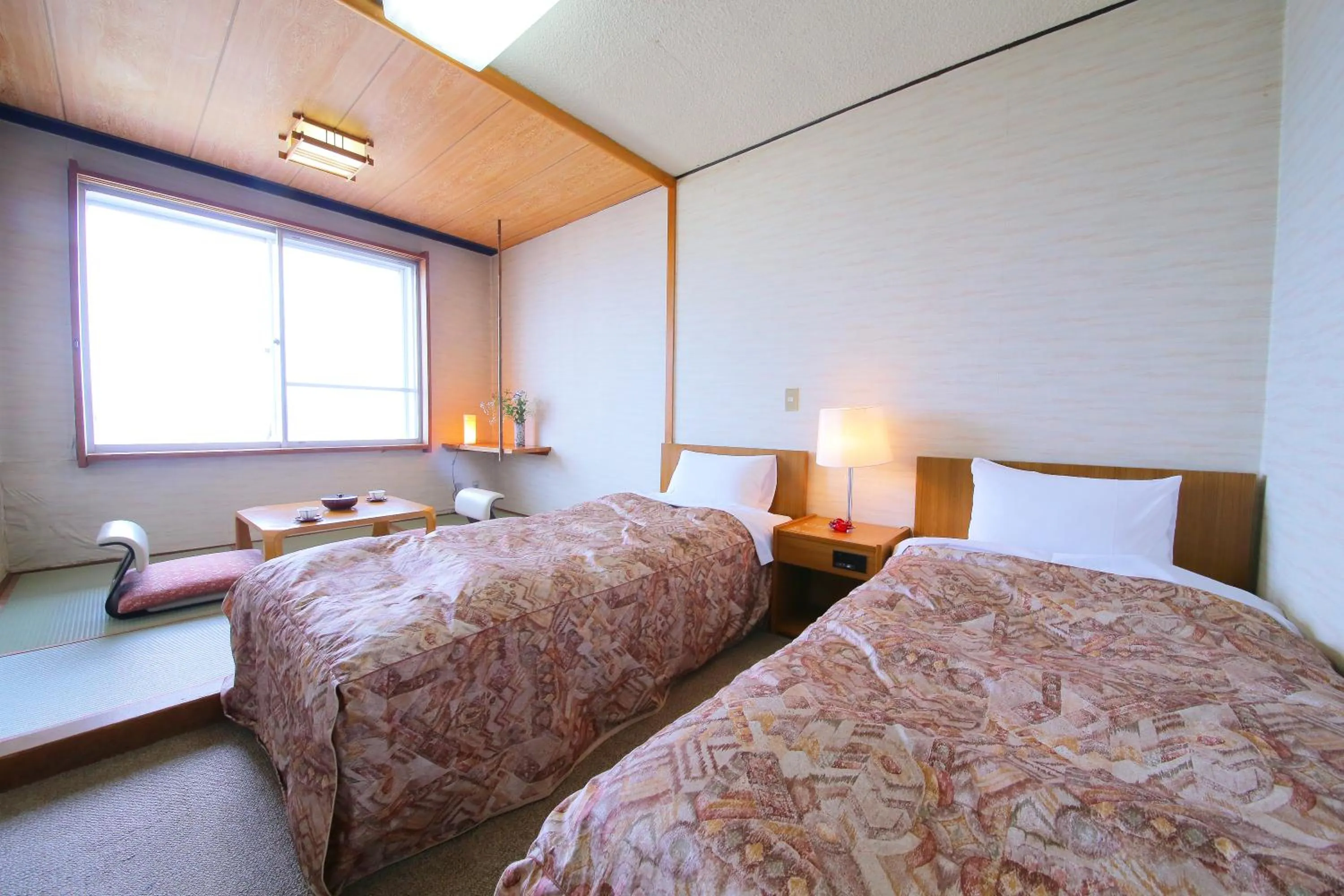 Photo of the whole room, Bed in Lake Side Hotel Minatoya