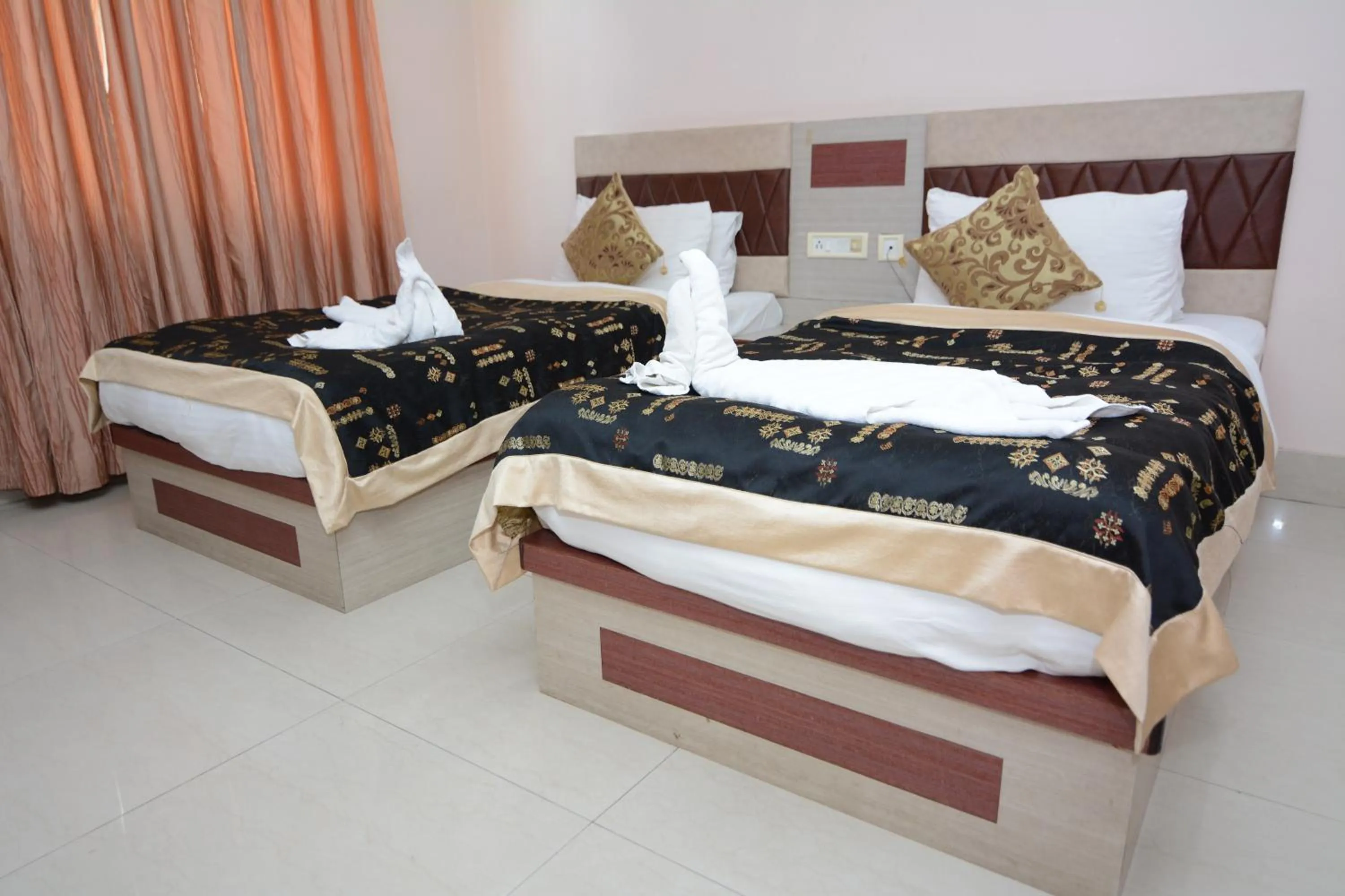 Bed in Hotel Royal Highness