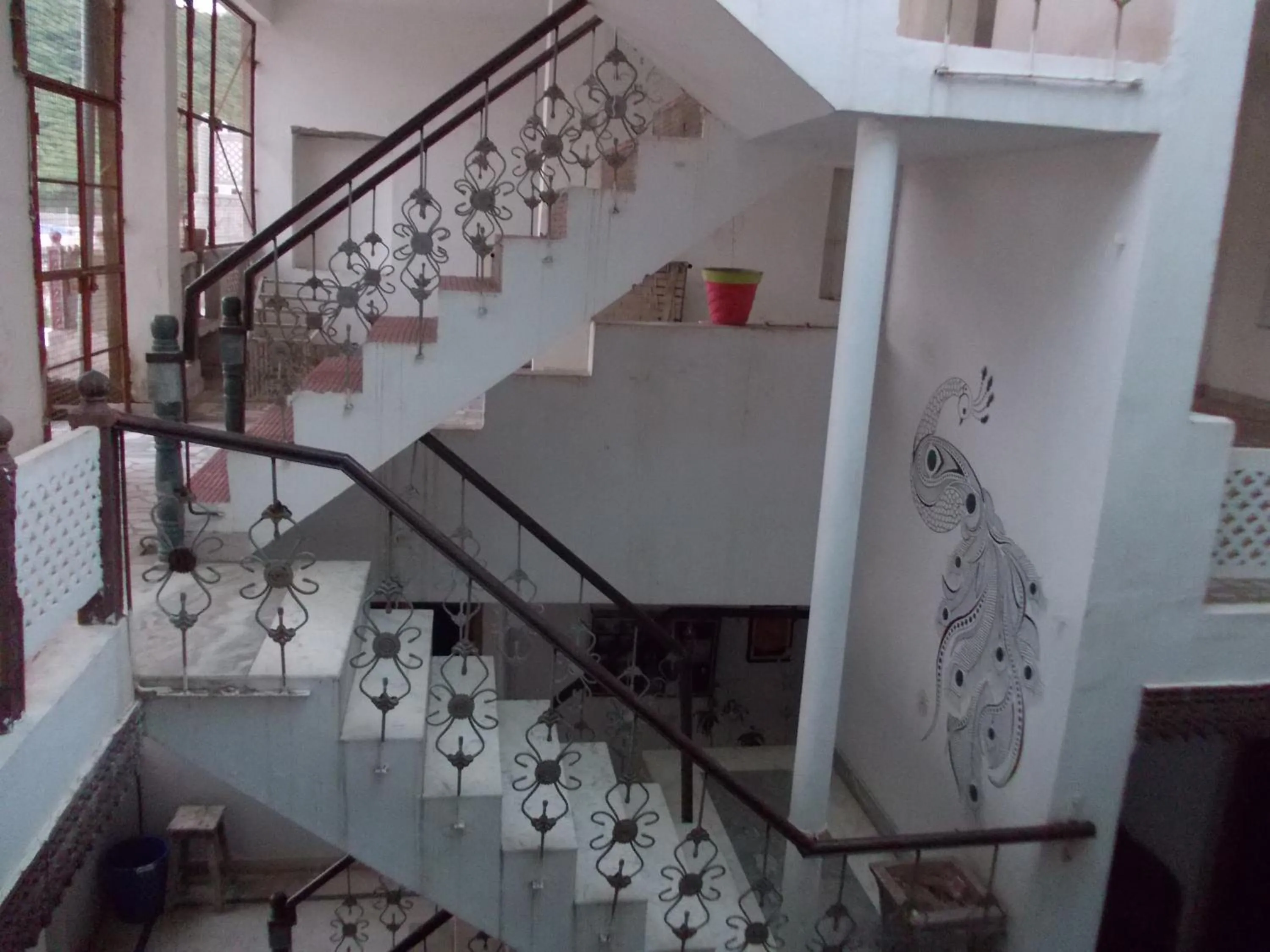 Inner courtyard view in Raj Mahal Guest House