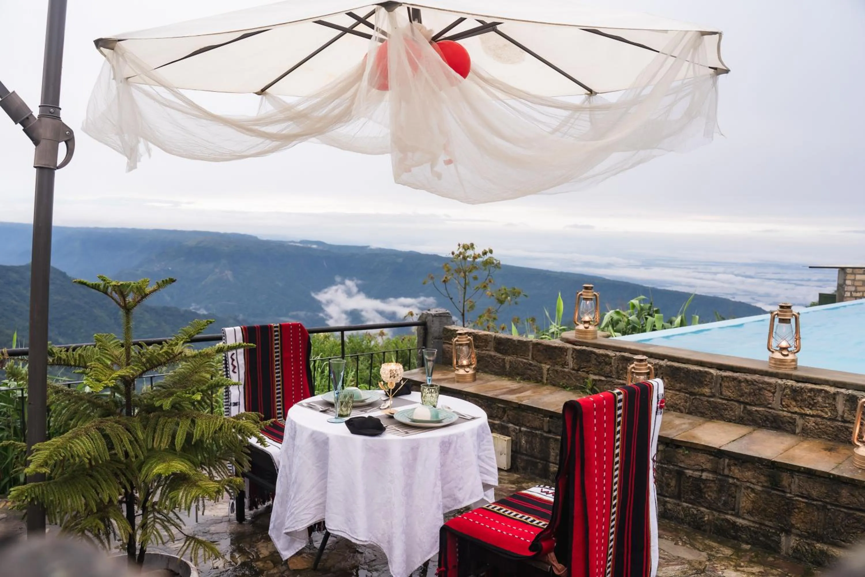 Restaurant/places to eat in Polo Cherrapunjee Resort