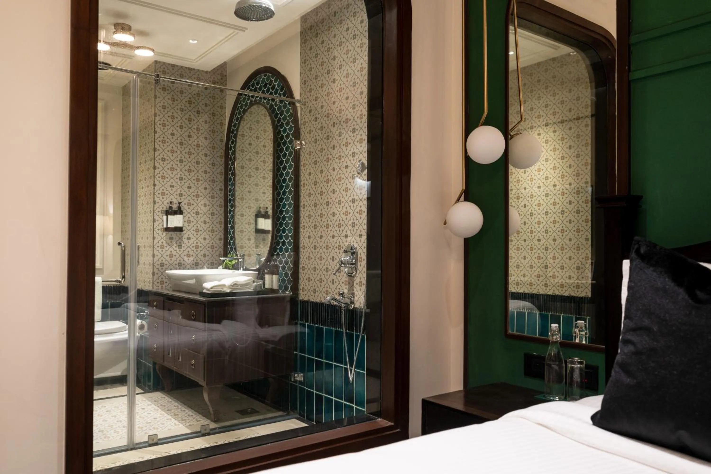 Bathroom, Bed in Polo Cherrapunjee Resort