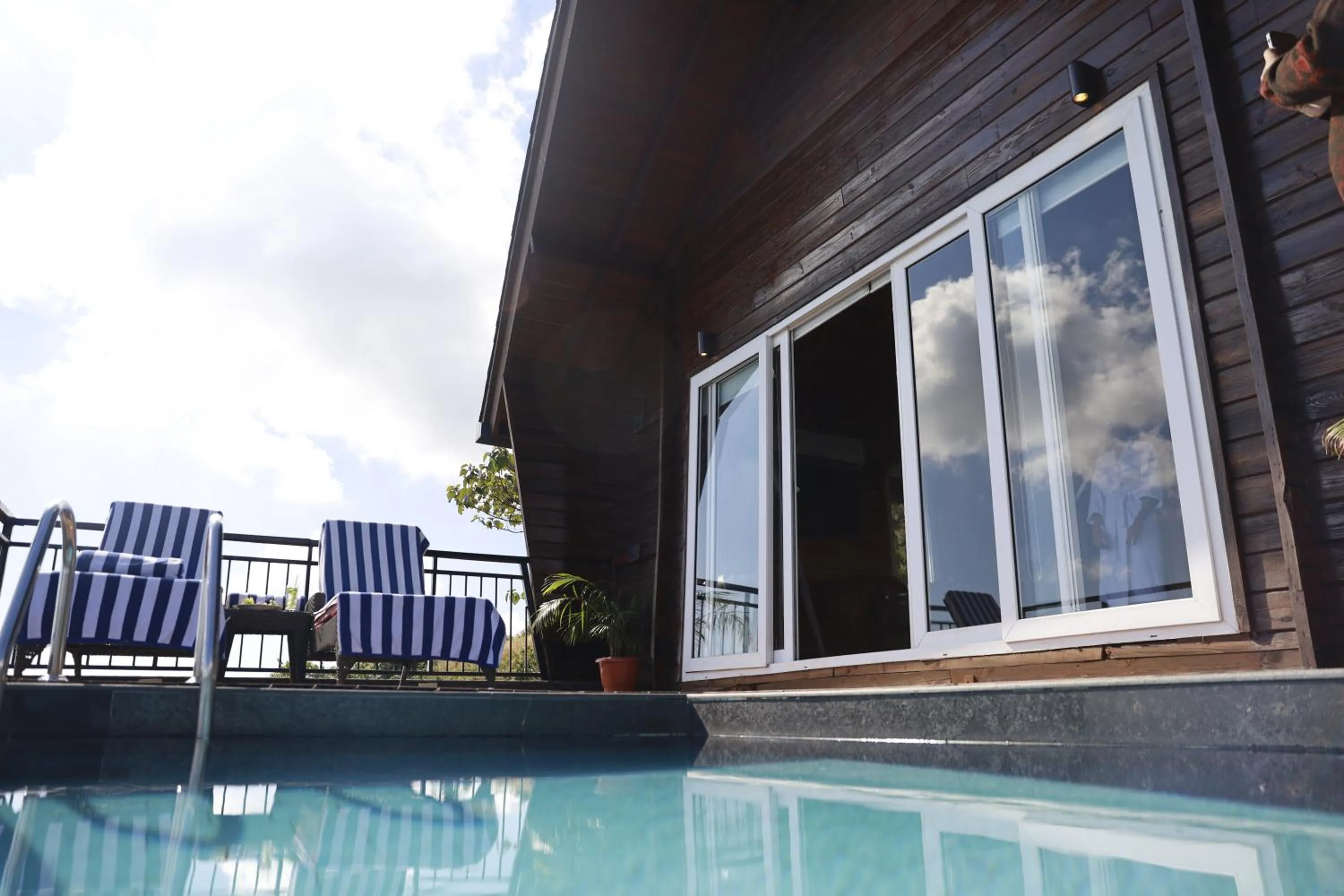 Swimming pool in Polo Cherrapunjee Resort