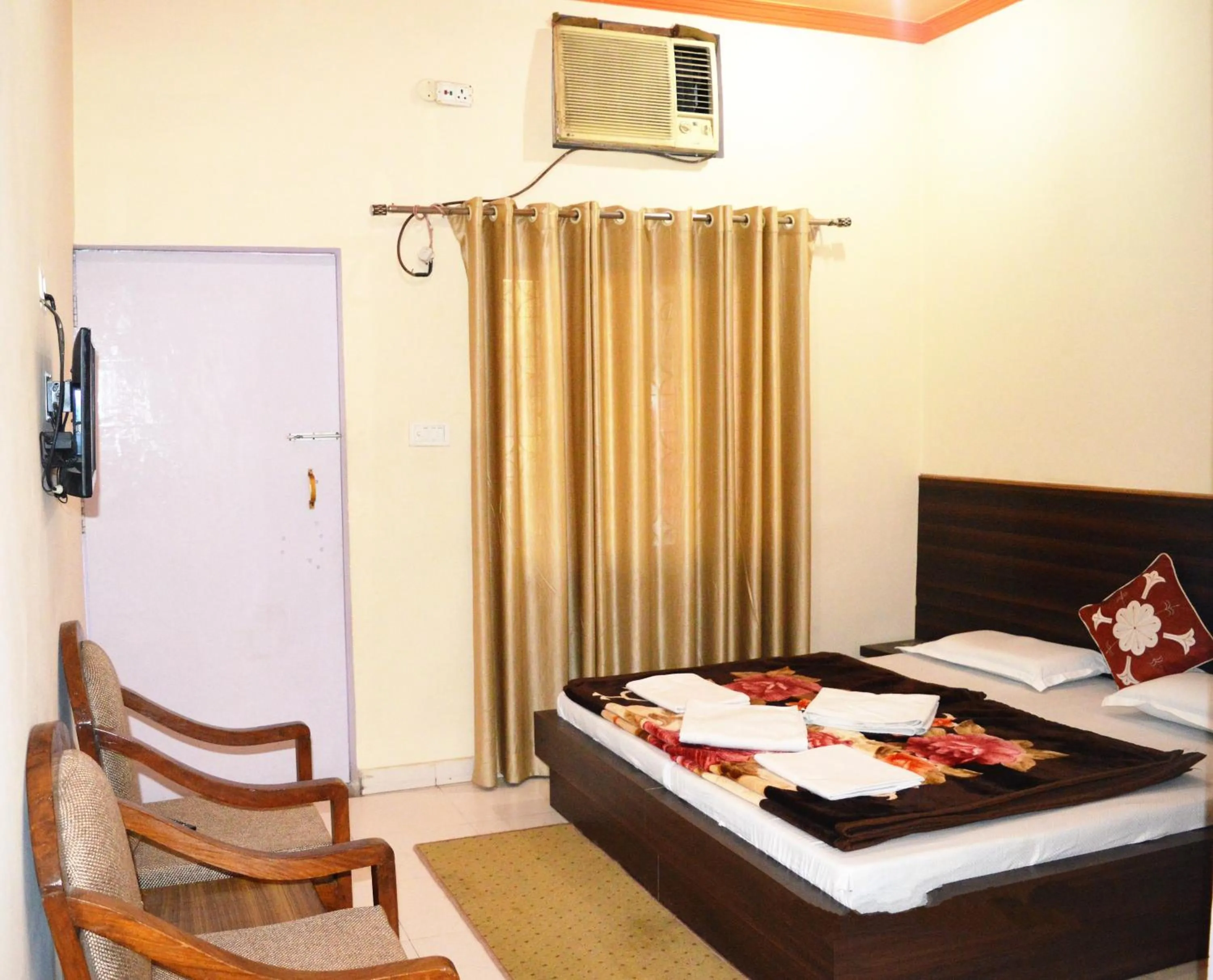 Bed in Hotel Goverdhan Tourist Complex