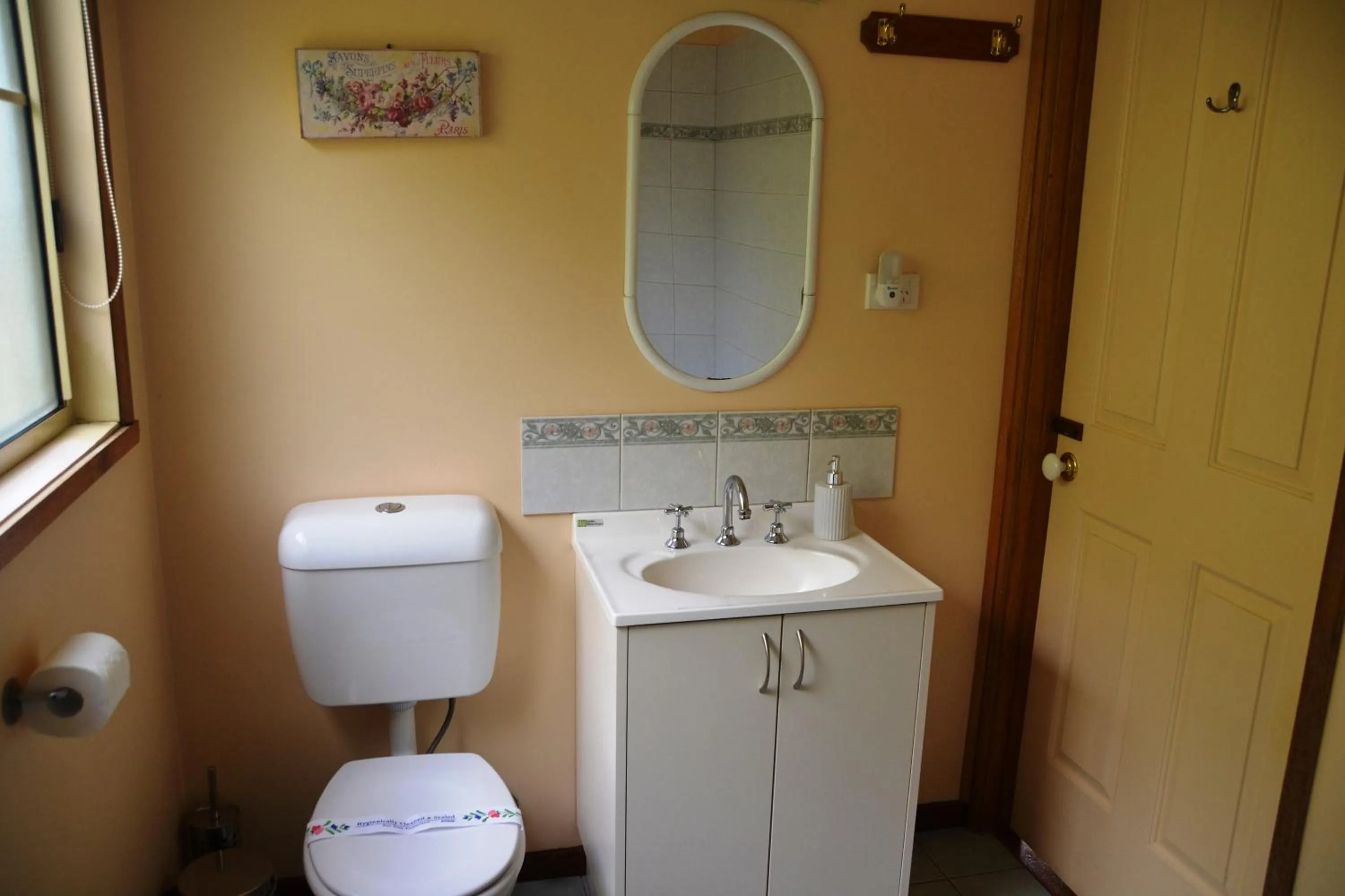 Bathroom in Avoca Cottages VICTORIA