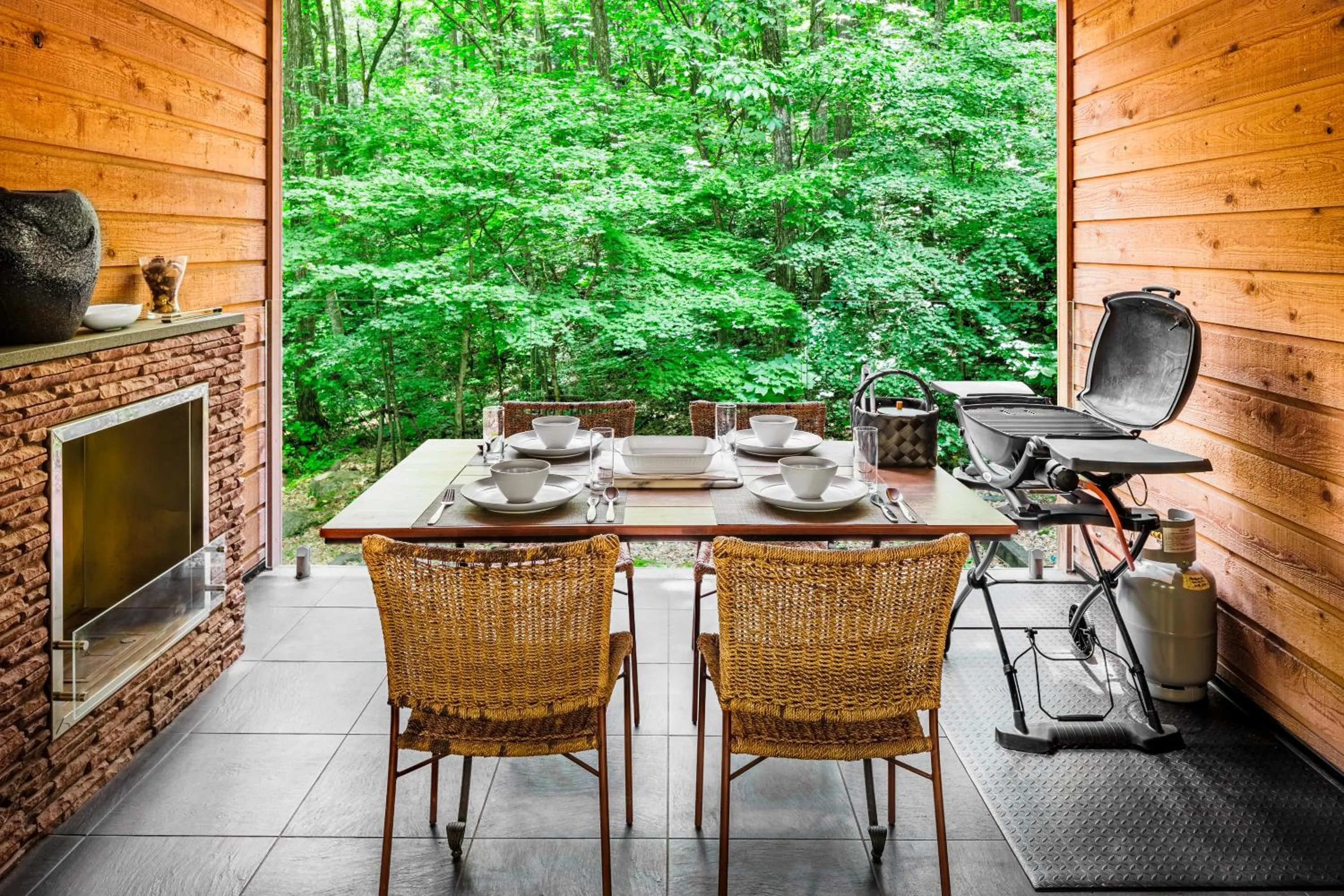 Balcony/Terrace in Phoenix Chalets by HHG