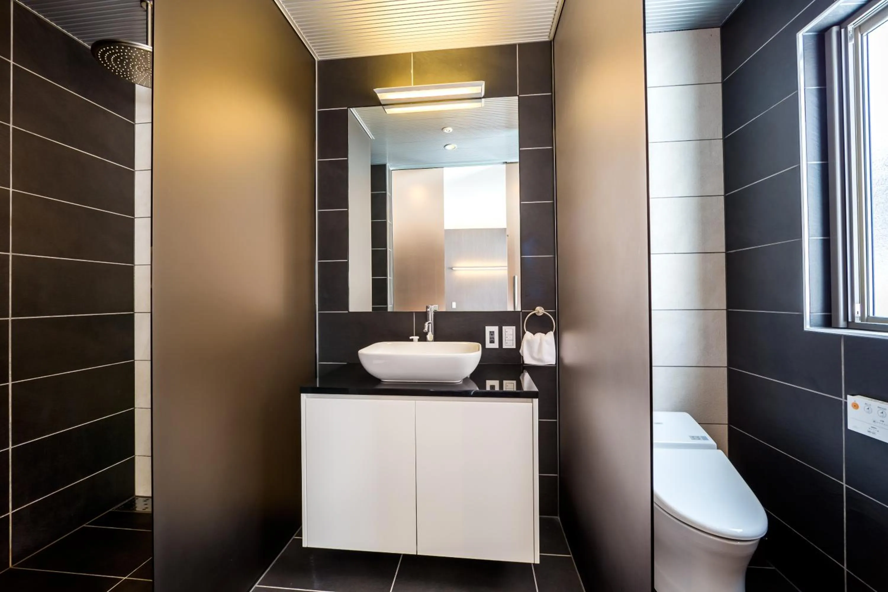 Bathroom in Phoenix Chalets by HHG