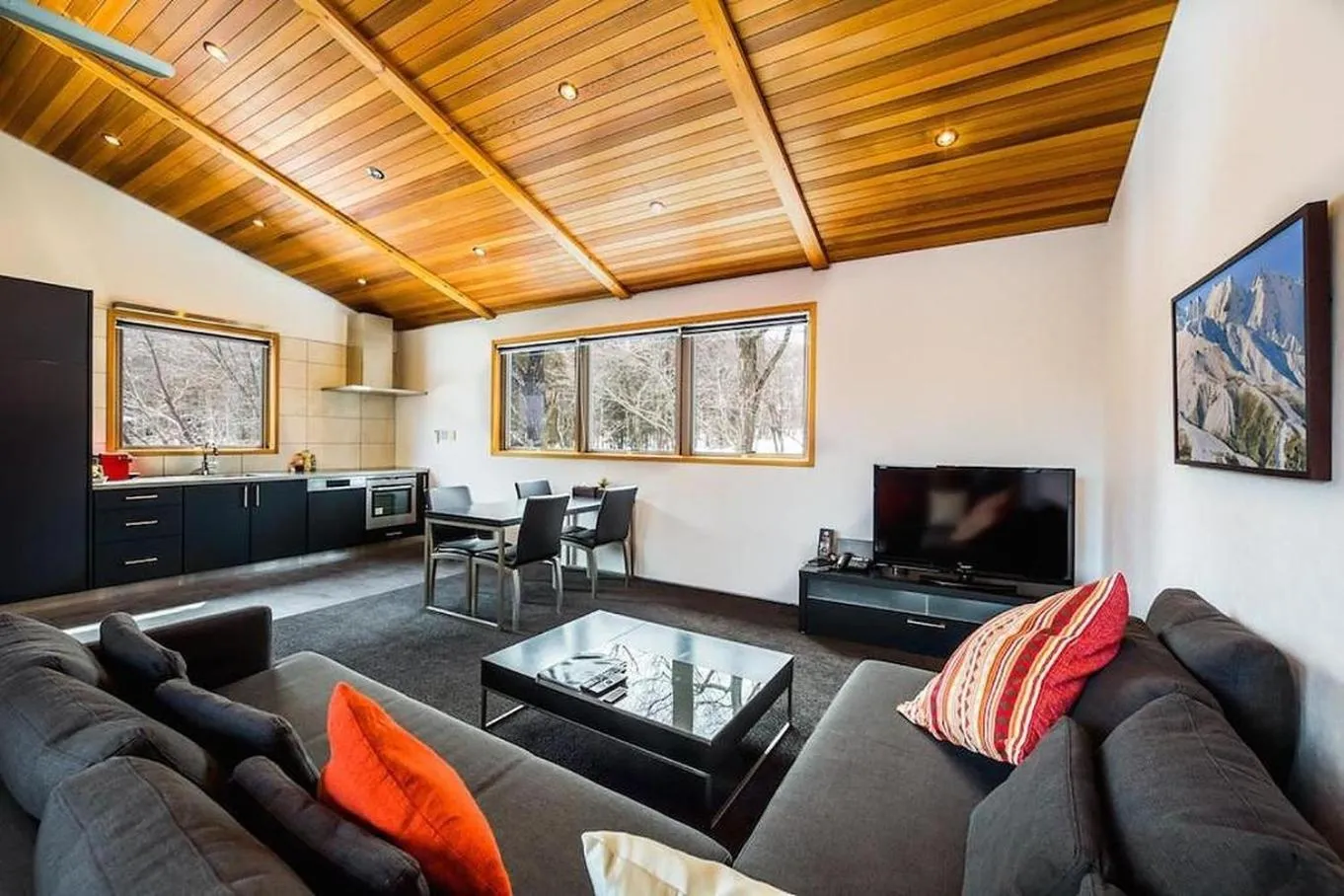 Living room in Phoenix Chalets by HHG