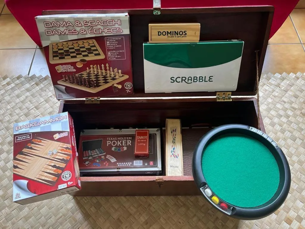 Children play ground in Pare LODGE TAHITI