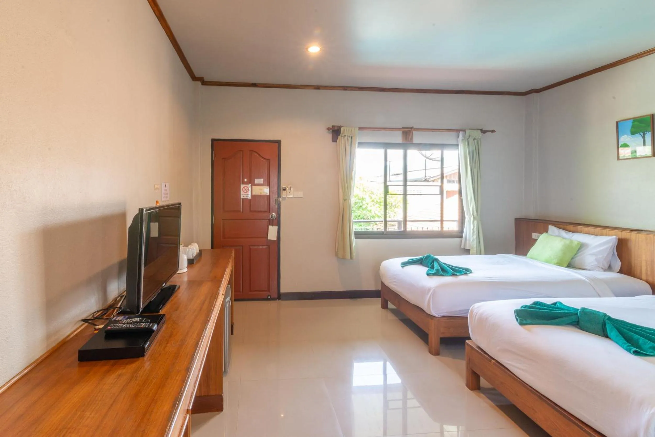 TV and multimedia, Bed in Medio De Pai