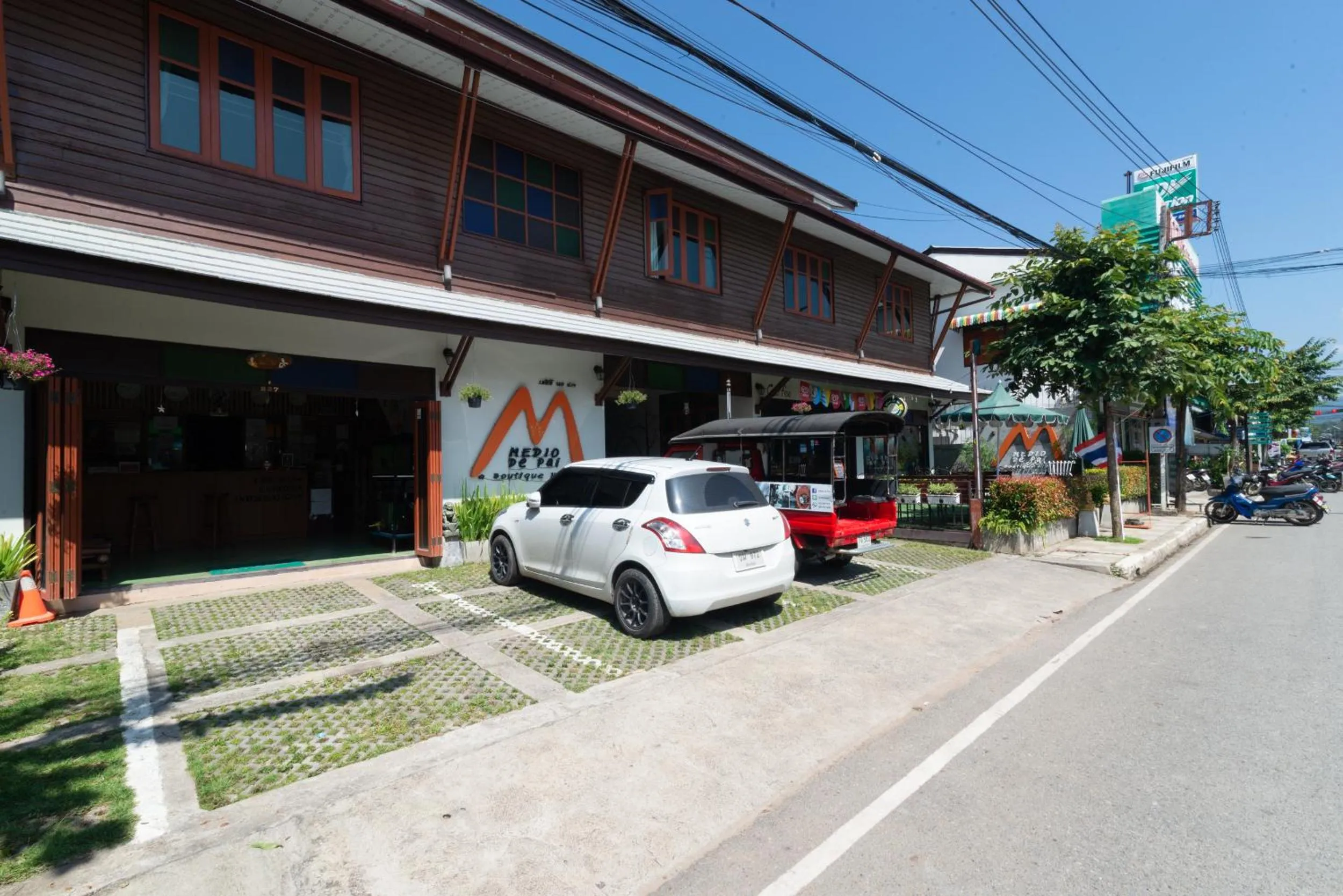 Facade/entrance in Medio De Pai