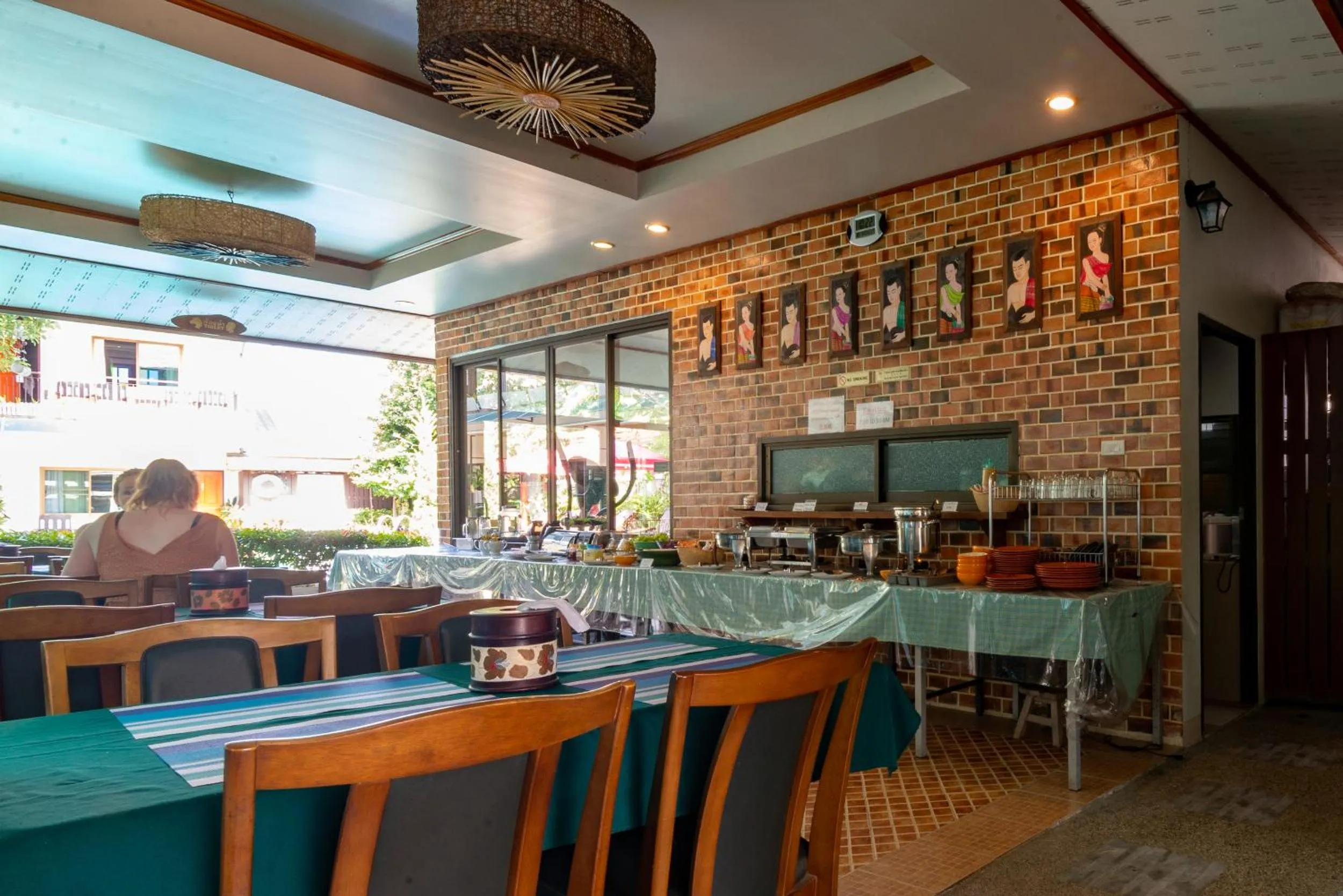 Restaurant/places to eat in Medio De Pai