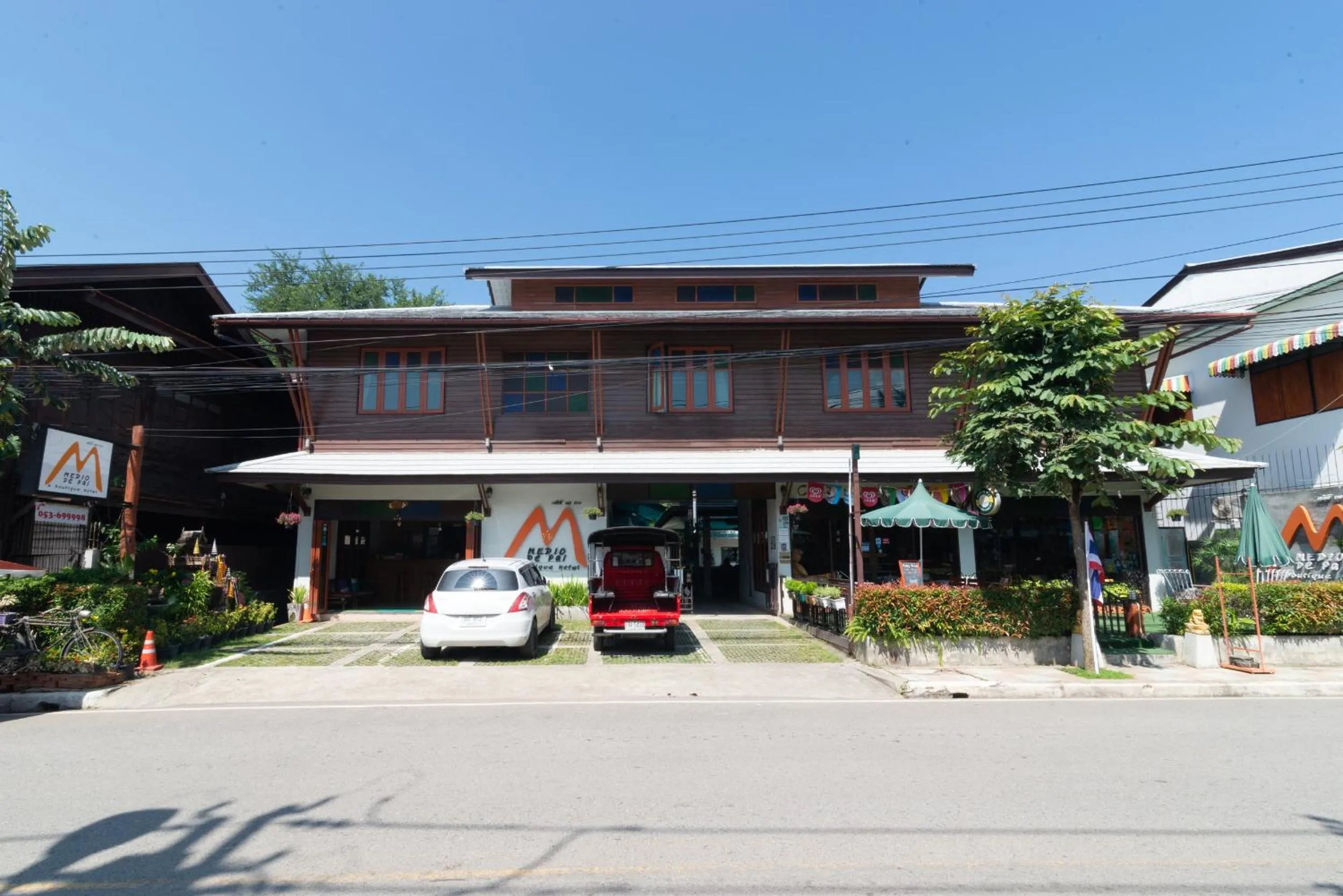 Facade/entrance in Medio De Pai